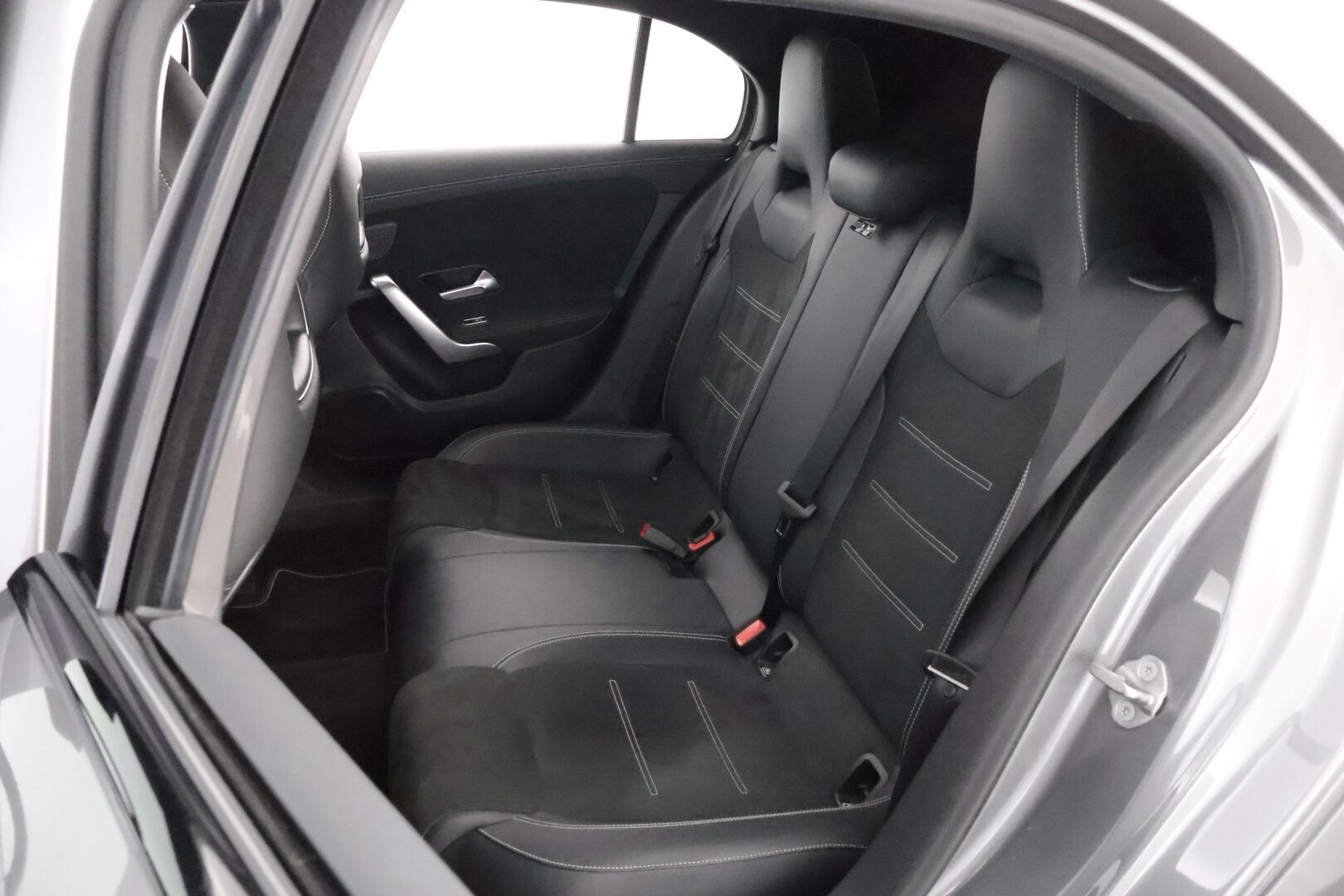 Mercedes-Benz A 2021 250 e A Business AMG EQ Power * Widescreen / Peruutuskamera / Panoraama / AppleCarPlay - Midline Sound / Lisälämmitin / 2x Renkaat aluvantein! - HULLUT AVAJAISHULINAT KORKOTARJOUS 3,29 %