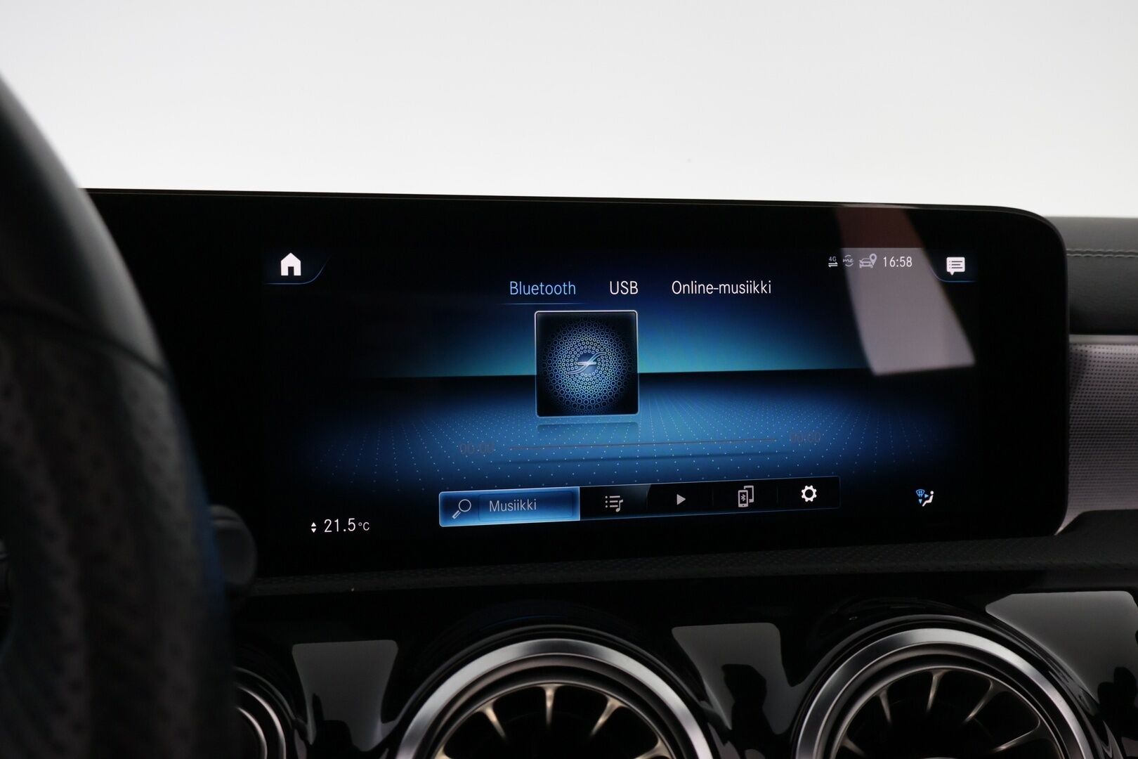 Mercedes-Benz A 2021 250 e A Business AMG EQ Power * Widescreen / Peruutuskamera / Panoraama / AppleCarPlay - Midline Sound / Lisälämmitin / 2x Renkaat aluvantein! - HULLUT AVAJAISHULINAT KORKOTARJOUS 3,29 %