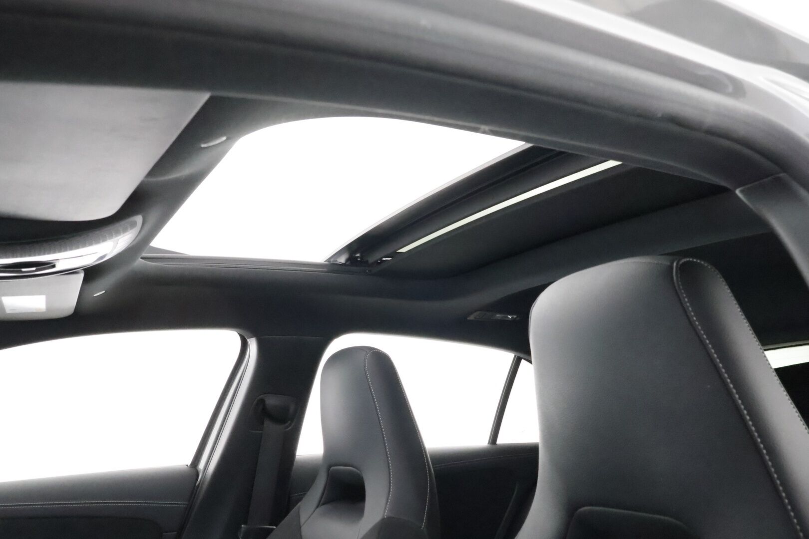 Mercedes-Benz A 2021 250 e A Business AMG EQ Power * Widescreen / Peruutuskamera / Panoraama / AppleCarPlay - Midline Sound / Lisälämmitin / 2x Renkaat aluvantein! - HULLUT AVAJAISHULINAT KORKOTARJOUS 3,29 %