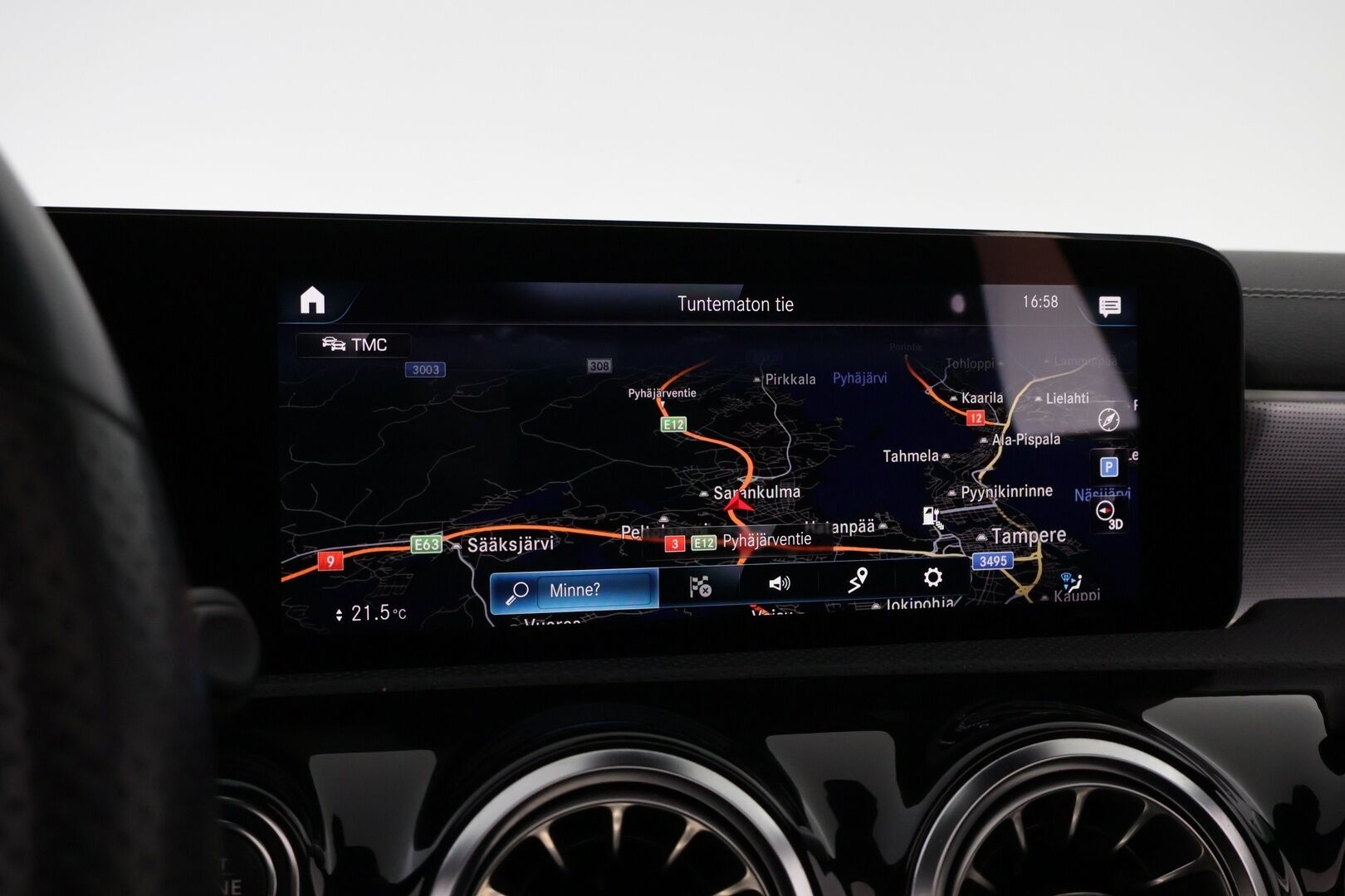 Mercedes-Benz A 2021 250 e A Business AMG EQ Power * Widescreen / Peruutuskamera / Panoraama / AppleCarPlay - Midline Sound / Lisälämmitin / 2x Renkaat aluvantein! - HULLUT AVAJAISHULINAT KORKOTARJOUS 3,29 %