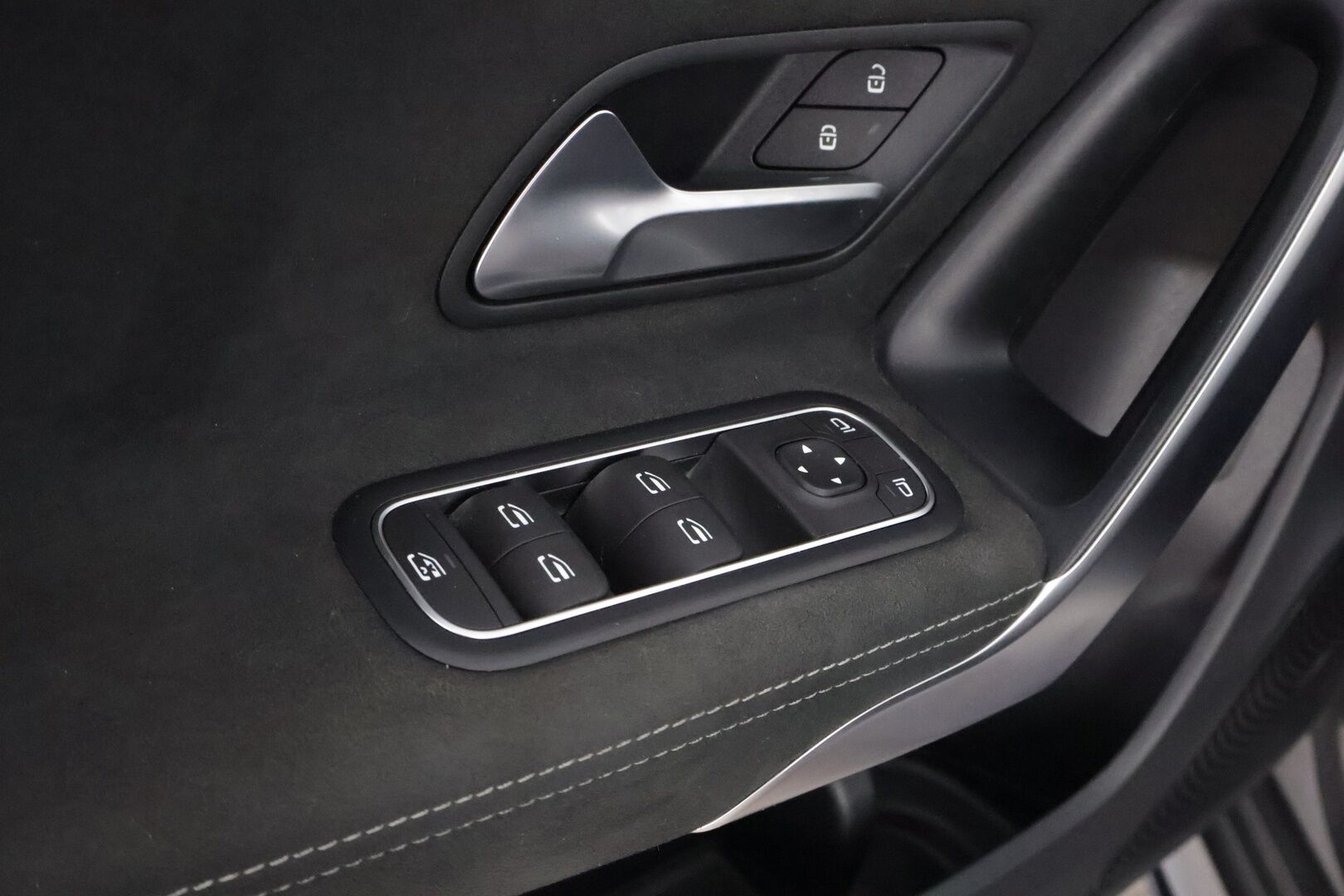 Mercedes-Benz A 2021 250 e A Business AMG EQ Power * Widescreen / Peruutuskamera / Panoraama / AppleCarPlay - Midline Sound / Lisälämmitin / 2x Renkaat aluvantein! - HULLUT AVAJAISHULINAT KORKOTARJOUS 3,29 %