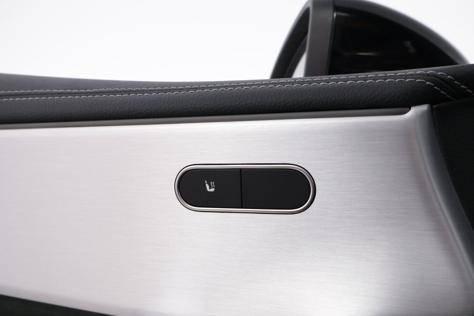 Mercedes-Benz A 2021 250 e A Business AMG EQ Power * Widescreen / Peruutuskamera / Panoraama / Night / CarPlay / Upea väri! - Midline Sound / Lisälämmitin / 2x Renkaat aluvantein!