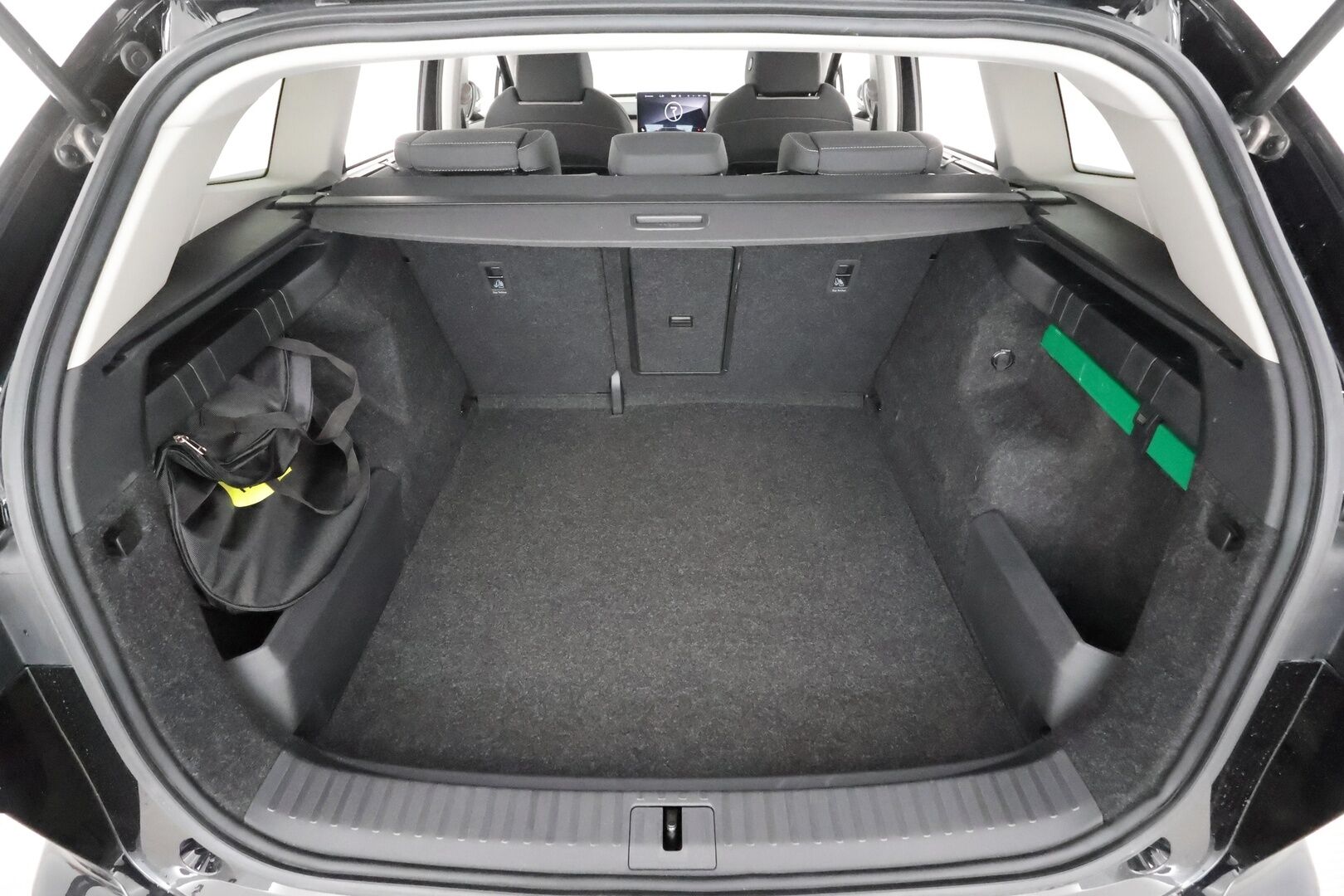 Skoda Enyaq 2021 60 Launch Edition iV - | ACC | ILP | Muistipenkki | Matrix-LED | P-Kamera | Ratinlämmitys | Keyless | Apple&Android | 1.Om Suomi-auto | Kahdet Renkaat | Merkkihuollettu |