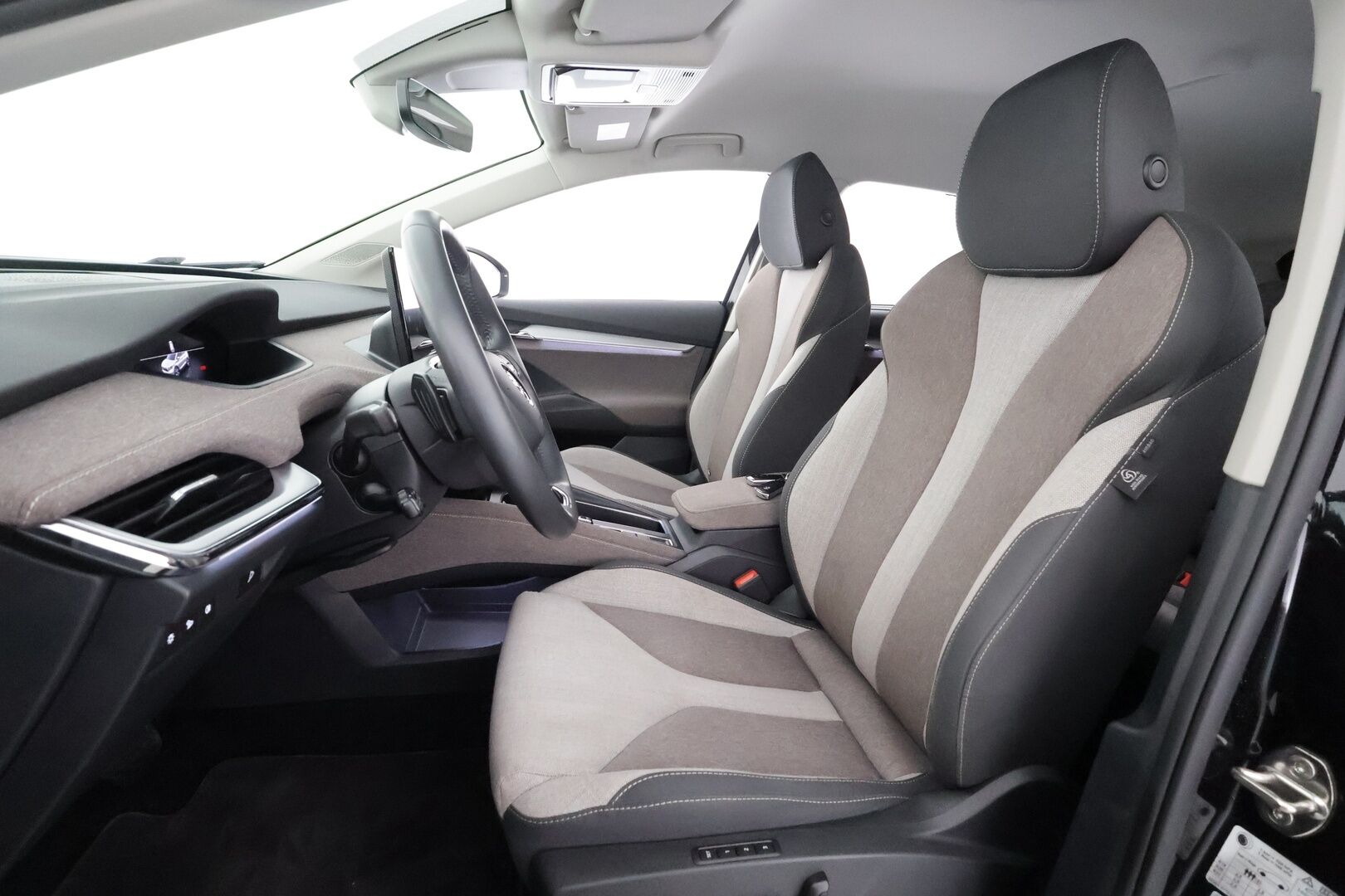Skoda Enyaq 2021 60 Launch Edition iV - | ACC | ILP | Muistipenkki | Matrix-LED | P-Kamera | Ratinlämmitys | Keyless | Apple&Android | 1.Om Suomi-auto | Kahdet Renkaat | Merkkihuollettu |