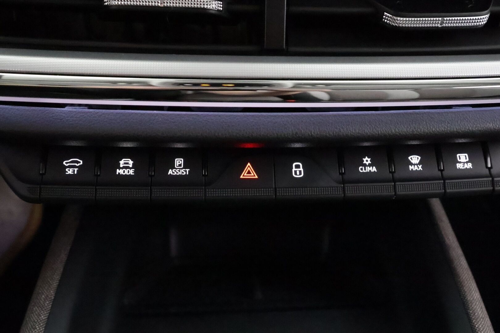 Skoda Enyaq 2021 60 Launch Edition iV - | ACC | ILP | Muistipenkki | Matrix-LED | P-Kamera | Ratinlämmitys | Keyless | Apple&Android | 1.Om Suomi-auto | Kahdet Renkaat | Merkkihuollettu |
