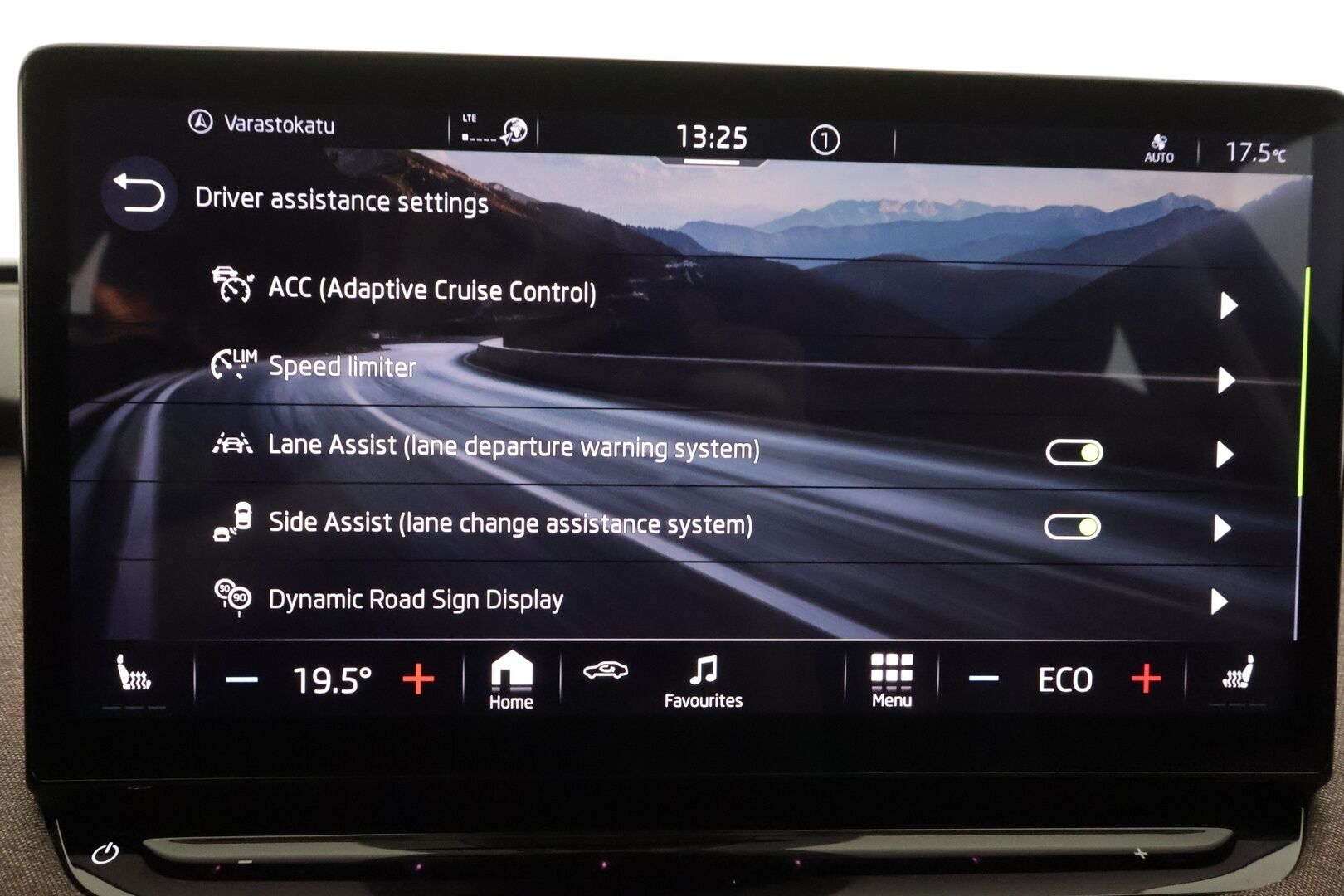Skoda Enyaq 2021 60 Launch Edition iV - | ACC | ILP | Muistipenkki | Matrix-LED | P-Kamera | Ratinlämmitys | Keyless | Apple&Android | 1.Om Suomi-auto | Kahdet Renkaat | Merkkihuollettu |