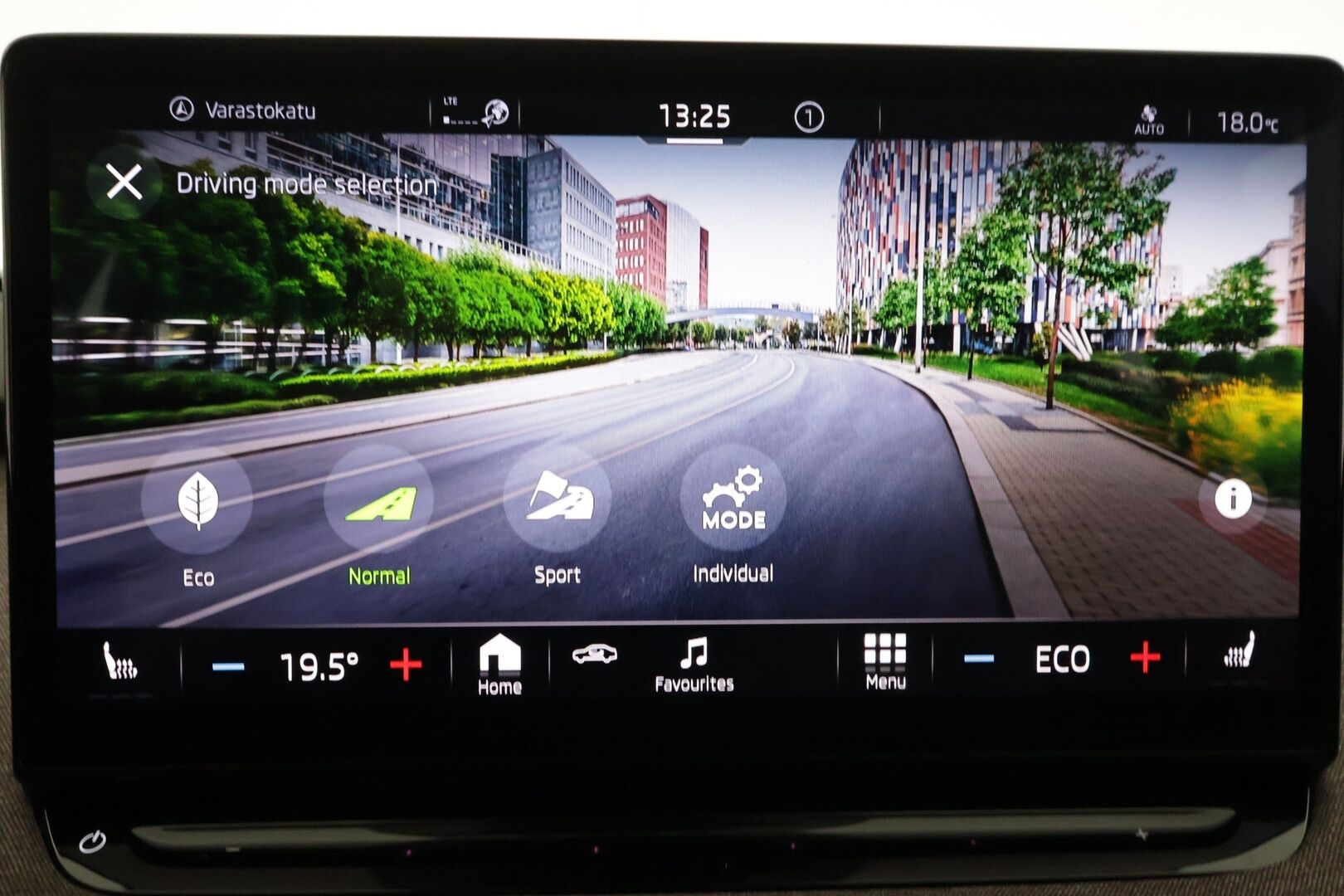 Skoda Enyaq 2021 60 Launch Edition iV - | ACC | ILP | Muistipenkki | Matrix-LED | P-Kamera | Ratinlämmitys | Keyless | Apple&Android | 1.Om Suomi-auto | Kahdet Renkaat | Merkkihuollettu |