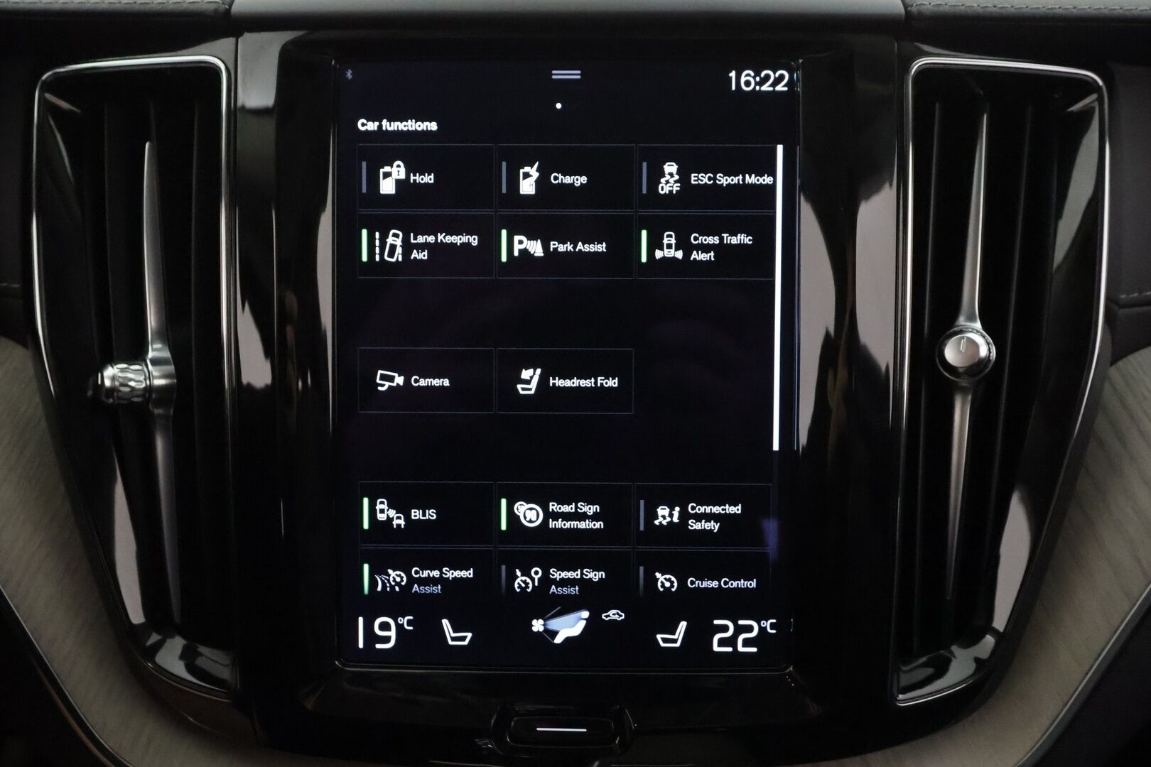 Volvo XC60 2021 T6 TwE AWD Business Inscription aut. - | ACC | Webasto | Koukku | Panorama | High Performance Audio | Muistipenkki | LED | P.Kamera | Sporttinahat | Keyless | Apple&Android | Suomi-auto | Kahdet Renkaat | Merkkhuollettu |