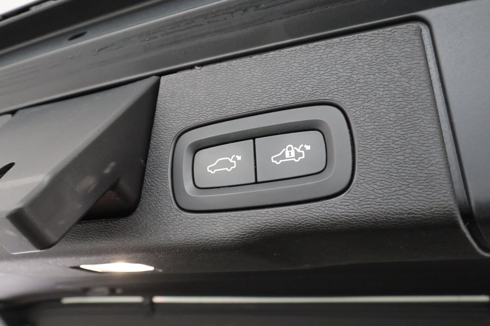 Volvo XC60 2021 T6 TwE AWD Business Inscription aut. - | ACC | Webasto | Koukku | Panorama | High Performance Audio | Muistipenkki | LED | P.Kamera | Sporttinahat | Keyless | Apple&Android | Suomi-auto | Kahdet Renkaat | Merkkhuollettu |