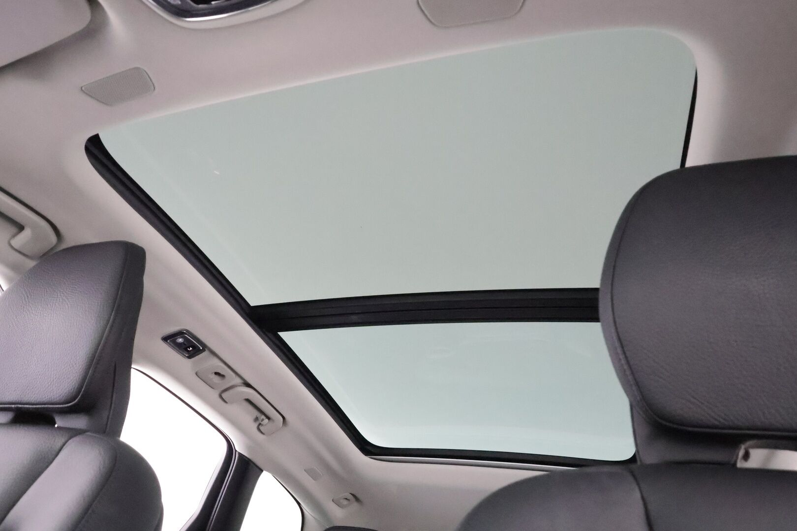 Volvo XC60 2021 T6 TwE AWD Business Inscription aut. - | ACC | Webasto | Koukku | Panorama | High Performance Audio | Muistipenkki | LED | P.Kamera | Sporttinahat | Keyless | Apple&Android | Suomi-auto | Kahdet Renkaat | Merkkhuollettu |