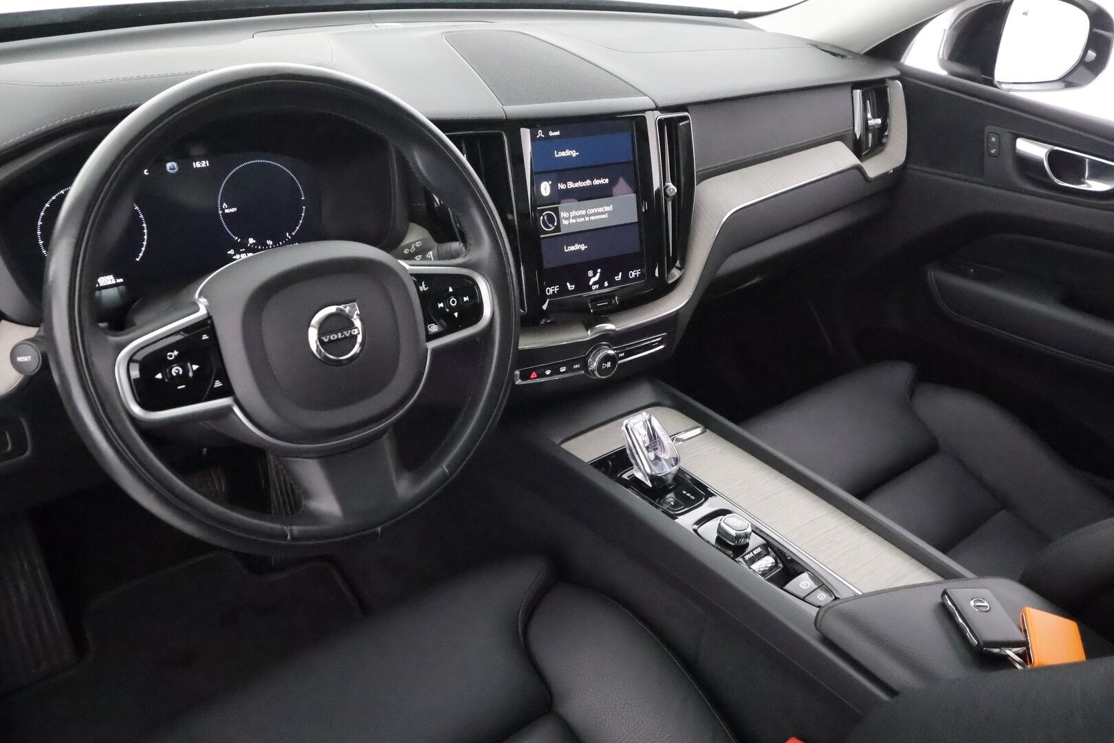 Volvo XC60 2021 T6 TwE AWD Business Inscription aut. - | ACC | Webasto | Koukku | Panorama | High Performance Audio | Muistipenkki | LED | P.Kamera | Sporttinahat | Keyless | Apple&Android | Suomi-auto | Kahdet Renkaat | Merkkhuollettu |