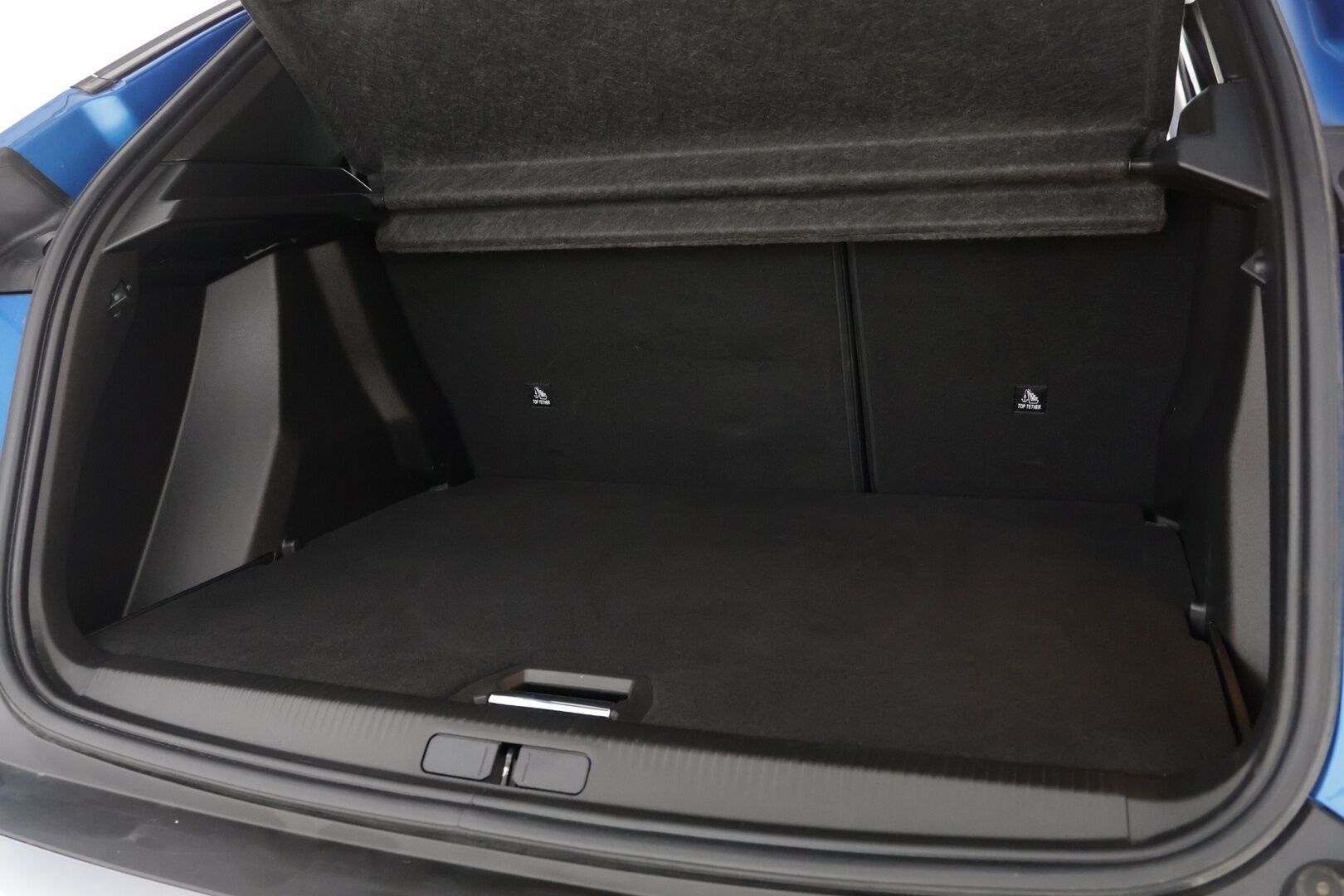 Peugeot 2008 2021 Active Pack Motion PureTech 130 EAT8-automaatti - | Lohko + sisä | Vakkari | P.kamera | 2.Om Suomi-auto |