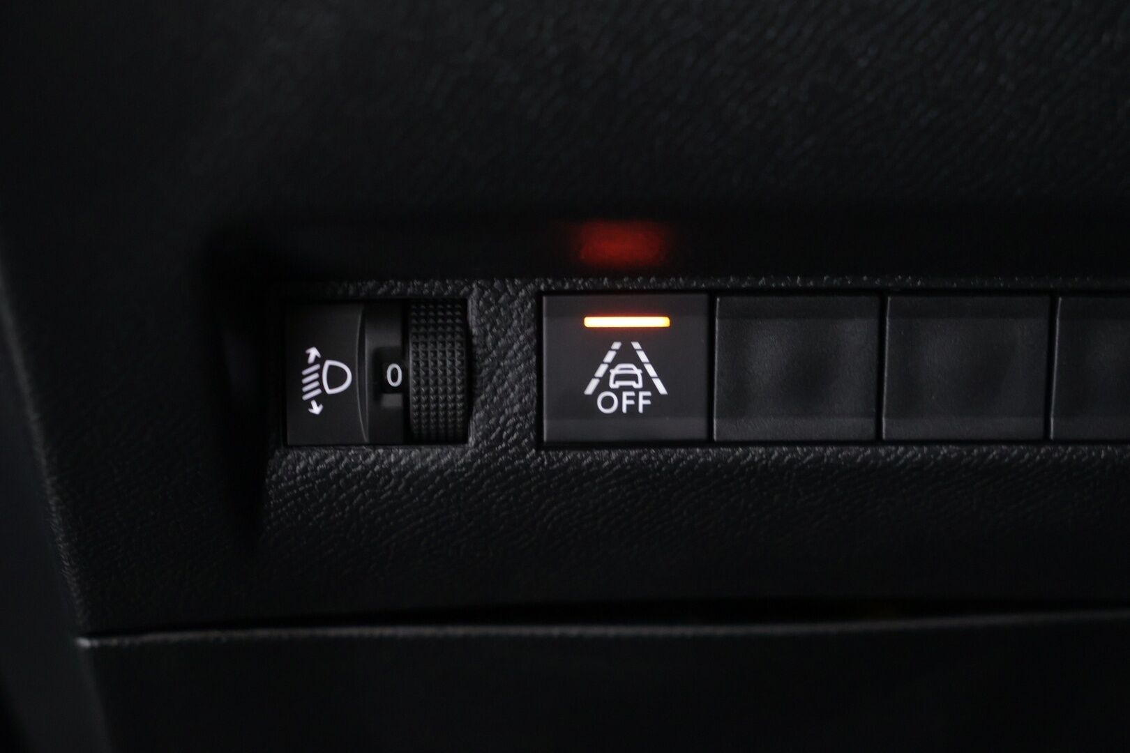 Peugeot 2008 2021 Active Pack Motion PureTech 130 EAT8-automaatti - | Lohko + sisä | Vakkari | P.kamera | 2.Om Suomi-auto |