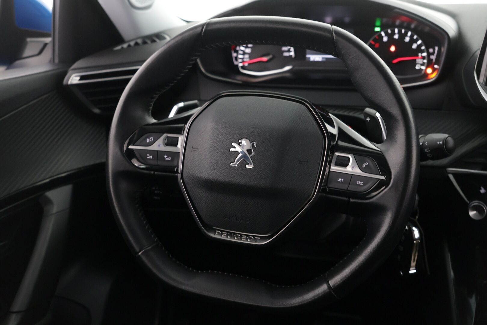 Peugeot 2008 2021 Active Pack Motion PureTech 130 EAT8-automaatti - | Lohko + sisä | Vakkari | P.kamera | 2.Om Suomi-auto |