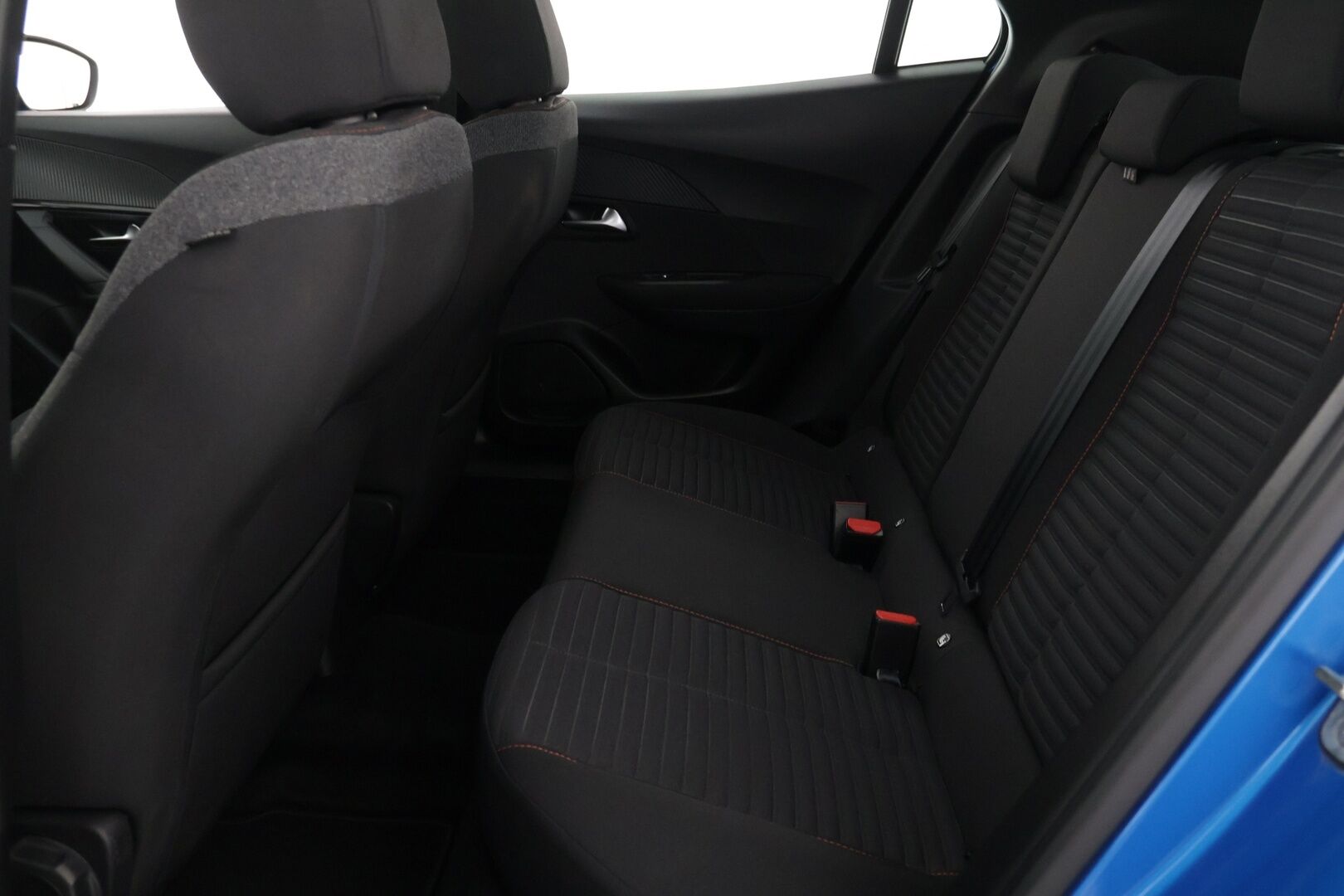 Peugeot 2008 2021 Active Pack Motion PureTech 130 EAT8-automaatti - | Lohko + sisä | Vakkari | P.kamera | 2.Om Suomi-auto |