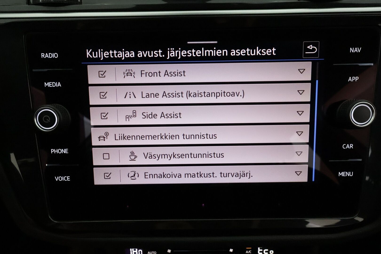 Volkswagen Tiguan 2021 R-Line eHybrid 180 kW DSG-autm **Adapt.vakkari / Matrix LED / P.tutkat / Digimittaristo / Sporttipenkit / KeylessGo** - Akku kuntotarkastettu / Suomi-auto / Kahdet renkaat aluvanteilla