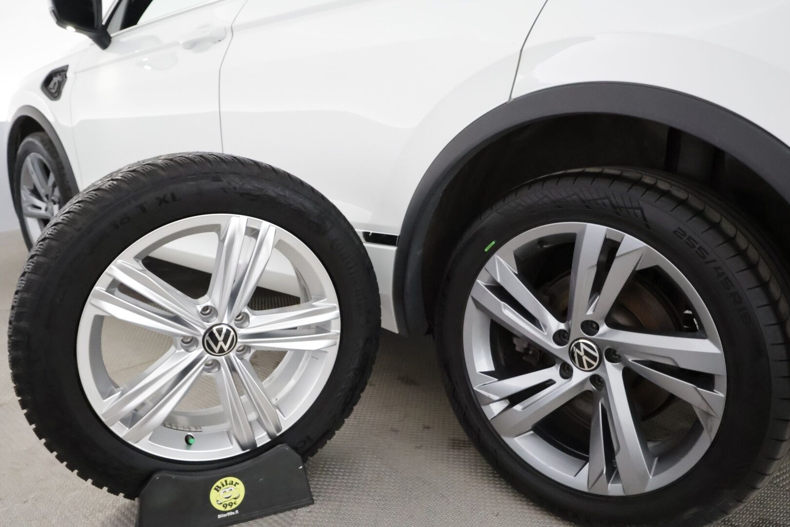 Volkswagen Tiguan 2021 R-Line eHybrid 180 kW DSG-autm **Adapt.vakkari / Matrix LED / P.tutkat / Digimittaristo / Sporttipenkit / KeylessGo** - SoH 94.5% / Juuri huollettu / Seuraava katsastus 05/27 / Suomi-auto / Kahdet renkaat aluvanteilla