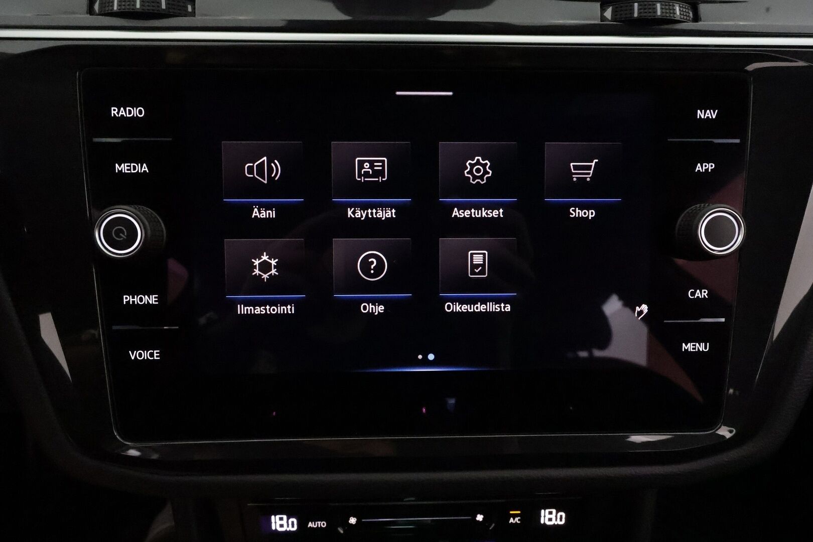 Volkswagen Tiguan 2021 R-Line eHybrid 180 kW DSG-autm **Adapt.vakkari / Matrix LED / P.tutkat / Digimittaristo / Sporttipenkit / KeylessGo** - Akku kuntotarkastettu / Suomi-auto / Kahdet renkaat aluvanteilla