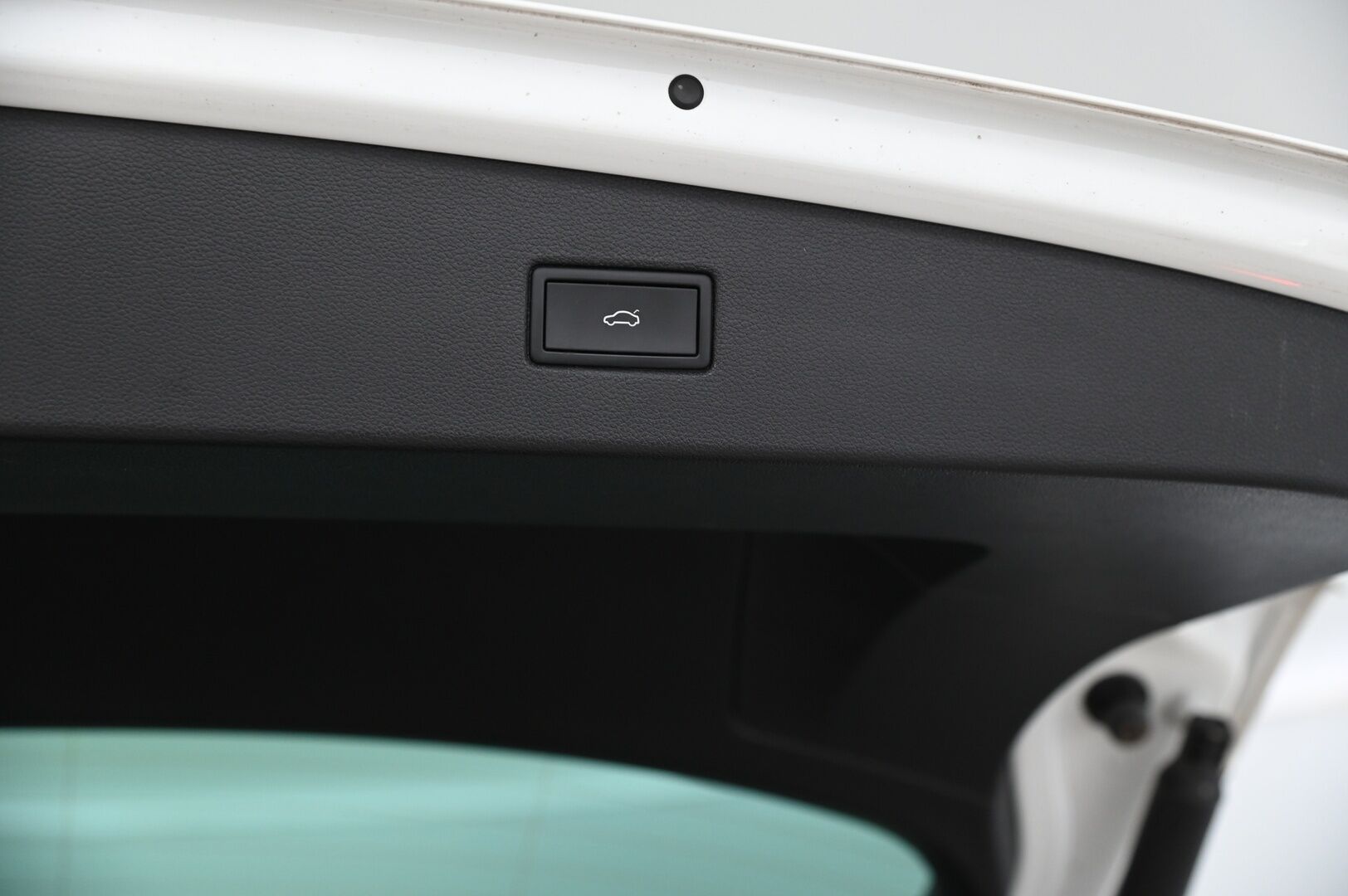 Volkswagen Tiguan 2021 R-Line eHybrid 180 kW DSG-autm **Adapt.vakkari / Matrix LED / P.tutkat / Digimittaristo / Sporttipenkit / KeylessGo** - Akku kuntotarkastettu / Suomi-auto / Kahdet renkaat aluvanteilla