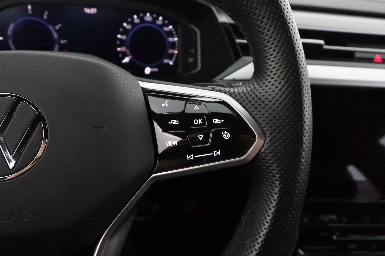 Volkswagen Arteon 2021 Shooting Brake R-Line eHybrid 160 kW DSG **HUD / Digimittaristo / Webasto / P-tutkat / Koukku / Adapt.vakkari** - 1-Om Suomi-auto / Akku kuntotarkastettu / 2x alut