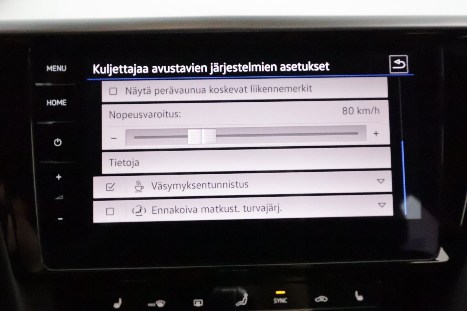 Volkswagen Arteon 2021 Shooting Brake R-Line eHybrid 160 kW DSG **HUD / Digimittaristo / Webasto / P-tutkat / Koukku / Adapt.vakkari** - 1-Om Suomi-auto / Akku kuntotarkastettu / 2x alut