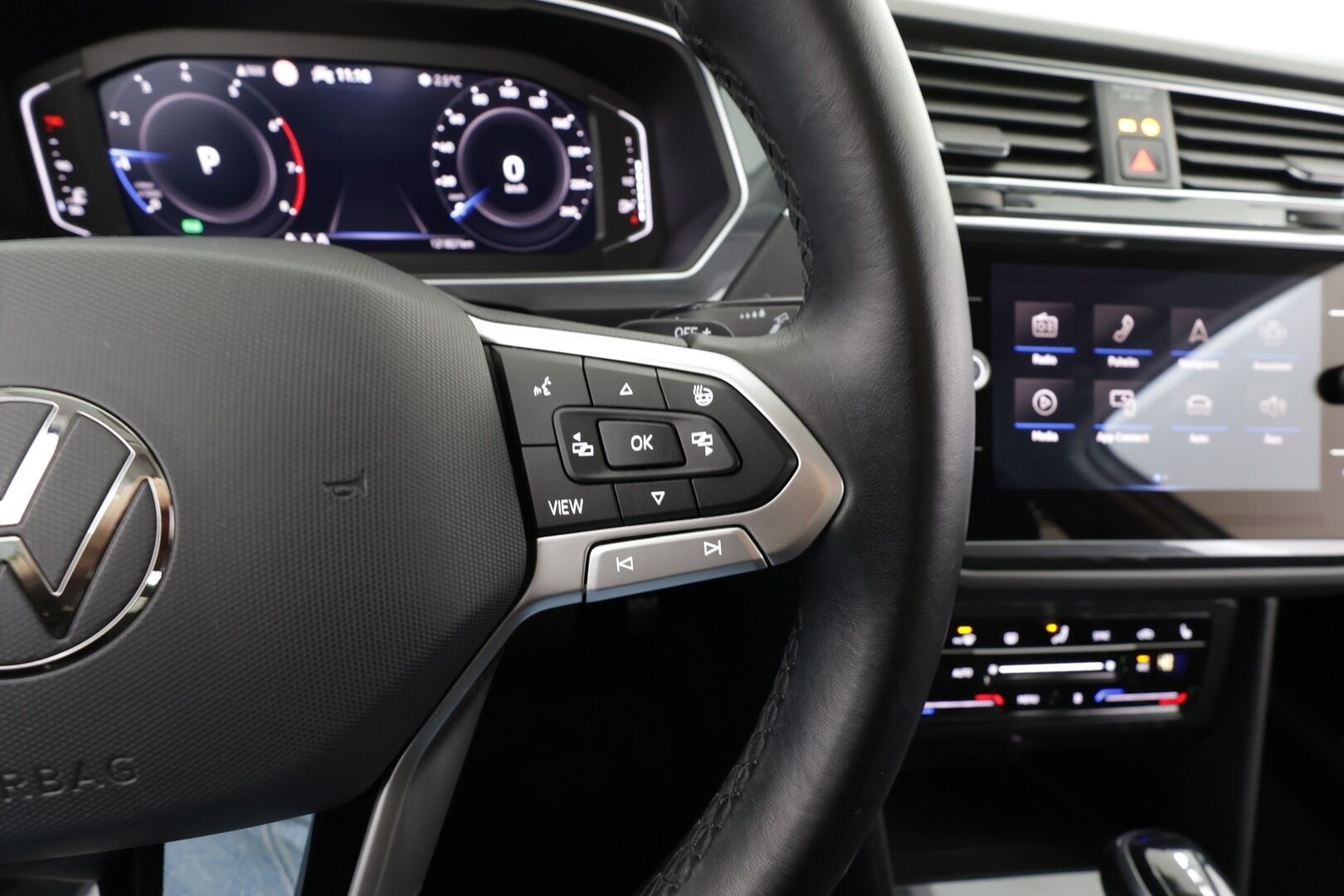 Volkswagen Tiguan 2021 Style Business 1,5 TSI 110 kW DSG * Webasto / Koukku / ACC / Matrix-LED / P.Kamera / Hierovat Sportpenkit / Navi * - 1-om Suomi-auto / Kahdet renkaat - HULLUT BLACKWEEK JATKOT - KORKOTARJOUS 2,49%