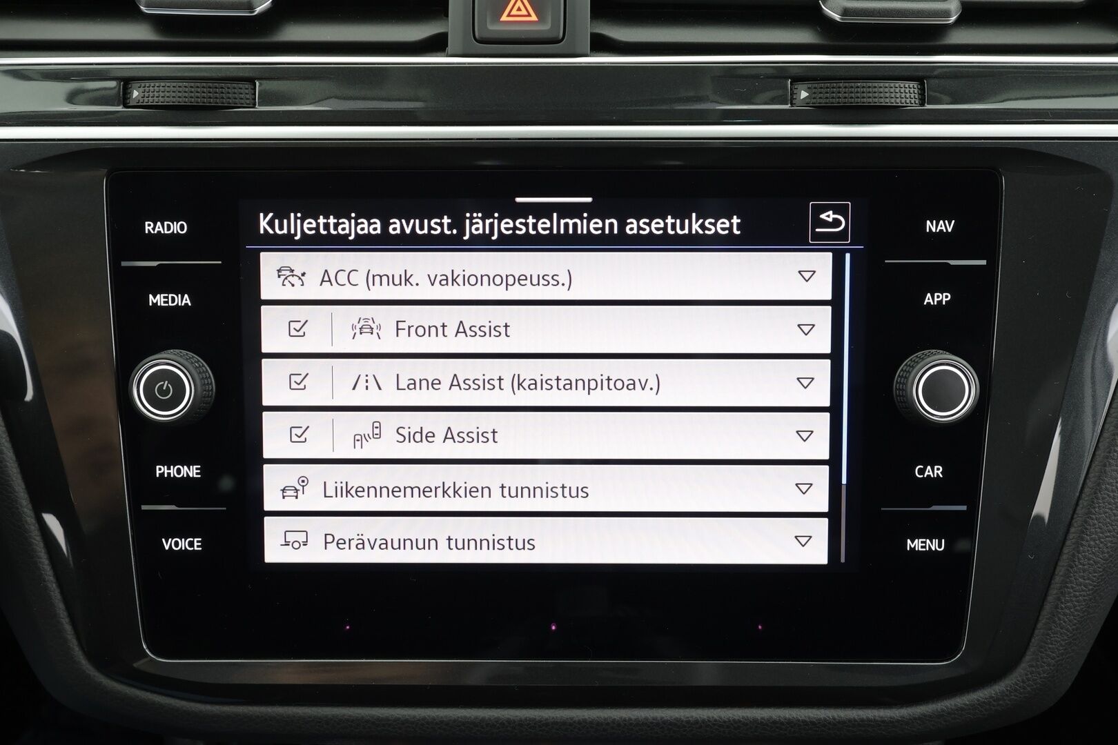 Volkswagen Tiguan 2021 Style Business 1,5 TSI 110 kW DSG * Webasto / Koukku / ACC / Matrix-LED / P.Kamera / Hierovat Sportpenkit / Navi * - 1-om Suomi-auto / Kahdet renkaat - HULLUT BLACKWEEK JATKOT - KORKOTARJOUS 2,49%