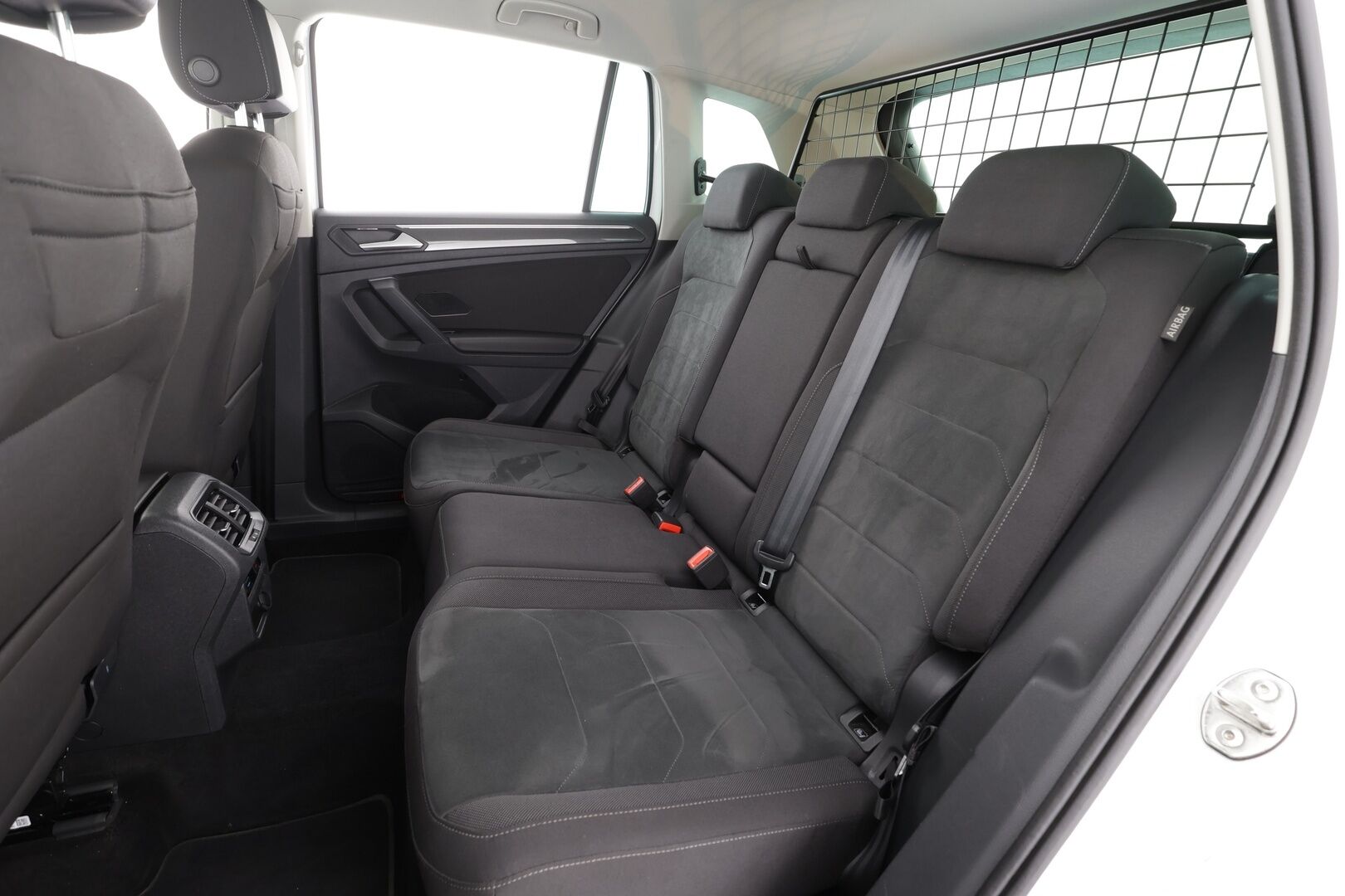 Volkswagen Tiguan 2021 Style Business 1,5 TSI 110 kW DSG * Webasto / Koukku / ACC / Matrix-LED / P.Kamera / Hierovat Sportpenkit / Navi * - 1-om Suomi-auto / Kahdet renkaat - HULLUT BLACKWEEK JATKOT - KORKOTARJOUS 2,49%