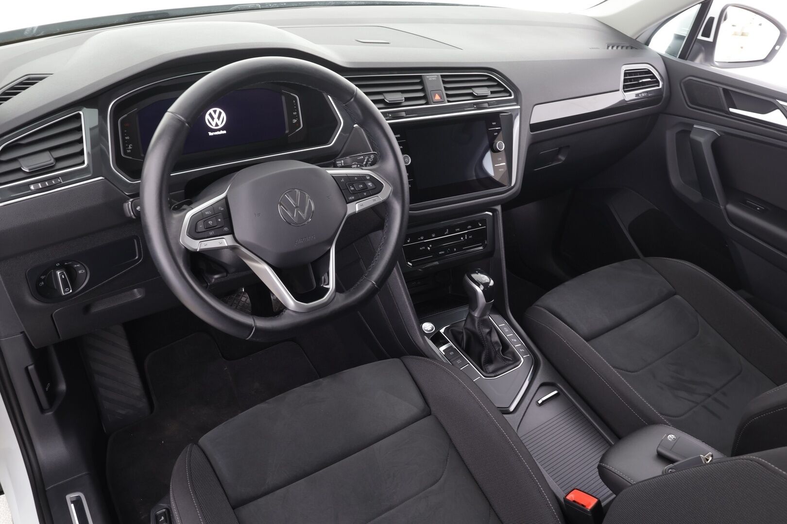 Volkswagen Tiguan 2021 Style Business 1,5 TSI 110 kW DSG * Webasto / Koukku / ACC / Matrix-LED / P.Kamera / Hierovat Sportpenkit / Navi * - 1-om Suomi-auto / Kahdet renkaat - HULLUT BLACKWEEK JATKOT - KORKOTARJOUS 2,49%