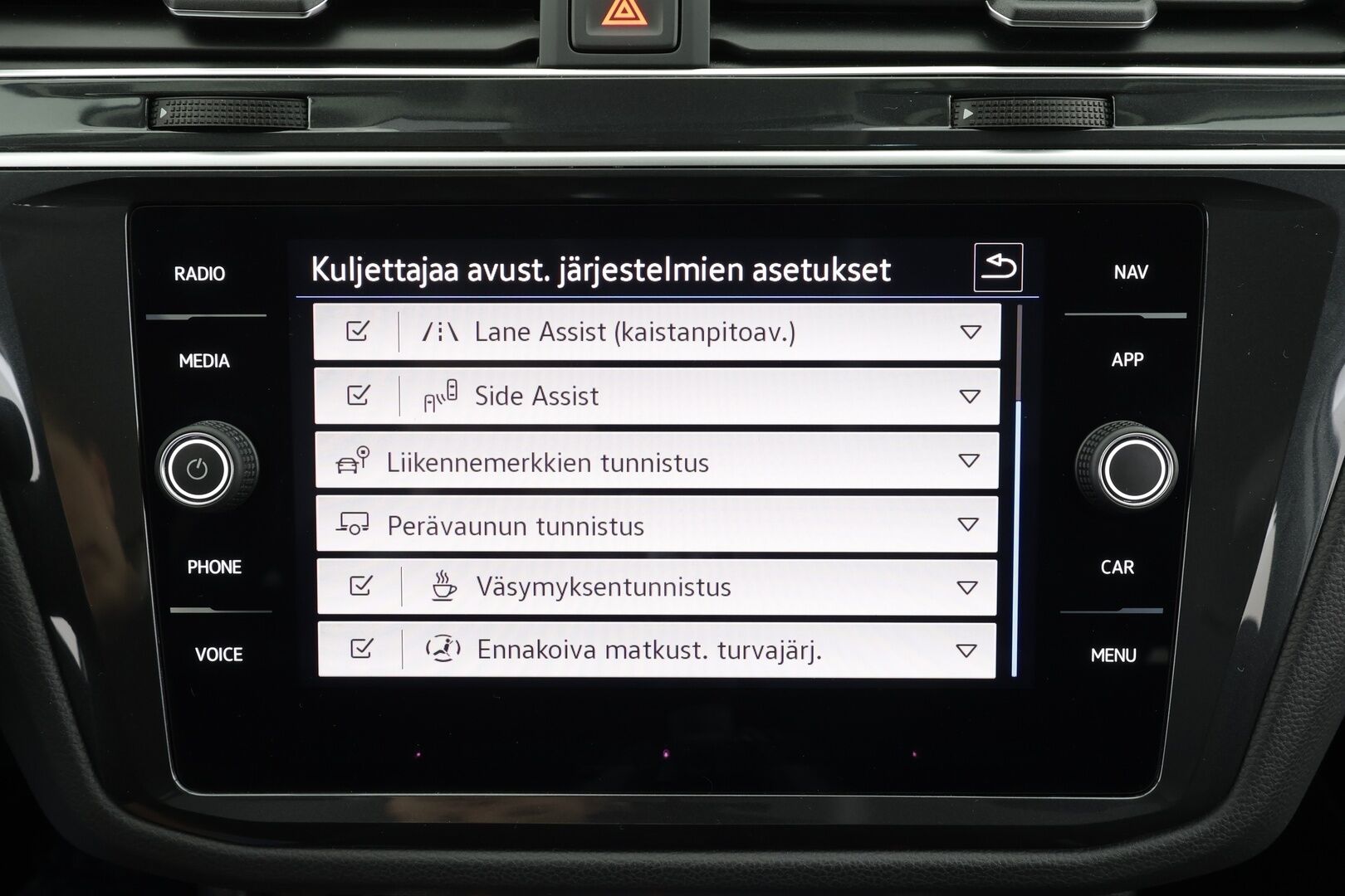 Volkswagen Tiguan 2021 Style Business 1,5 TSI 110 kW DSG * Webasto / Koukku / ACC / Matrix-LED / P.Kamera / Hierovat Sportpenkit / Navi * - 1-om Suomi-auto / Kahdet renkaat - HULLUT BLACKWEEK JATKOT - KORKOTARJOUS 2,49%