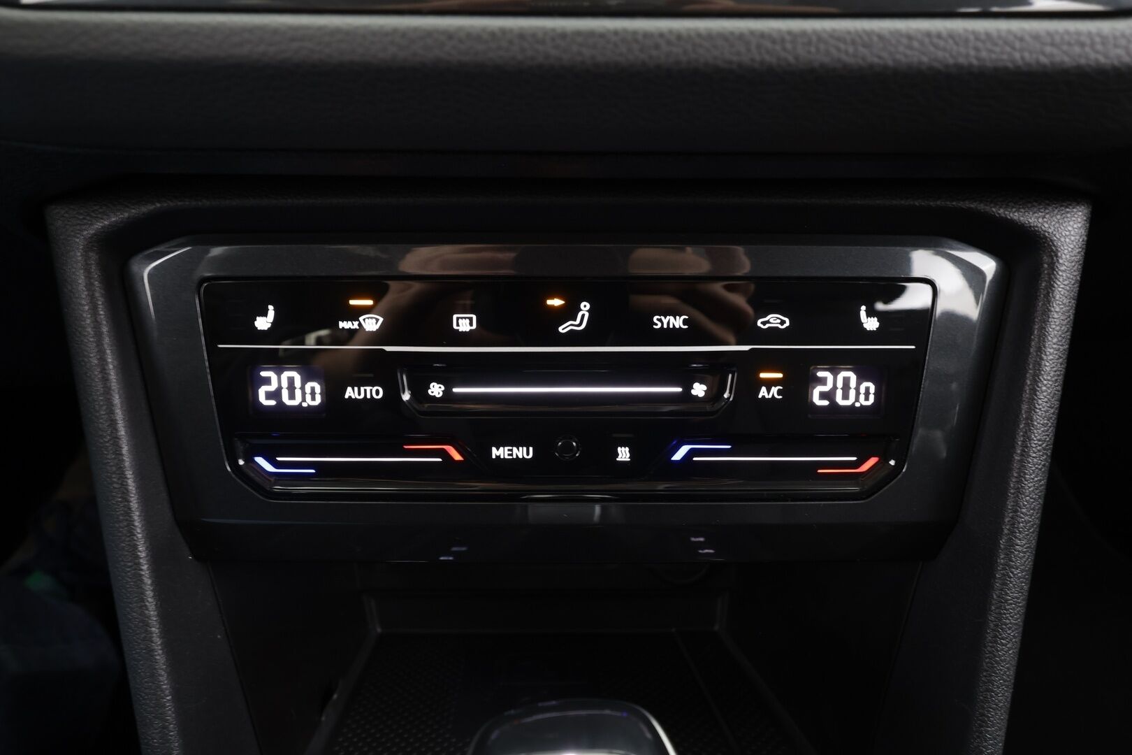 Volkswagen Tiguan 2021 Style Business 1,5 TSI 110 kW DSG * Webasto / Koukku / ACC / Matrix-LED / P.Kamera / Hierovat Sportpenkit / Navi * - 1-om Suomi-auto / Kahdet renkaat - HULLUT BLACKWEEK JATKOT - KORKOTARJOUS 2,49%