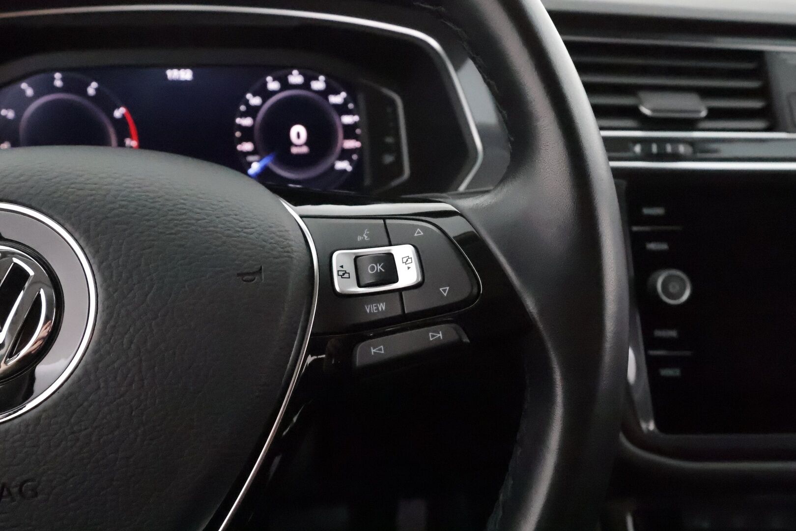 Volkswagen Tiguan Allspace 2021 Highline 1,5 TSI EVO 110 kW DSG ** Adapt.Vakkar / Digimittaristo / 360-kamera / LED  / KeylessGo / Ratinlämmitin** - 1-Om Suomi-auto / 2x alumiinivanteet & Huippukuntoiset renkaat / Hyvällä huoltohistorialla