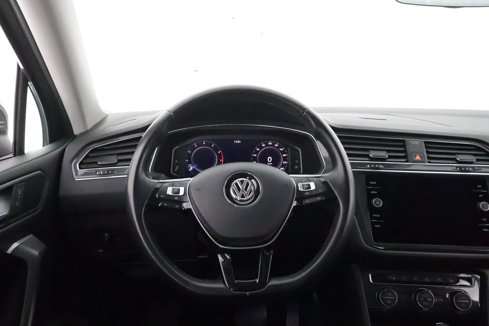 Volkswagen Tiguan Allspace 2021 Highline 1,5 TSI EVO 110 kW DSG **360-kamera / LED / Digimittari / KeylessGo / Adapt.Vakkari / Ratinlämmitin** - 1-Om Suomi-auto / 2x alut