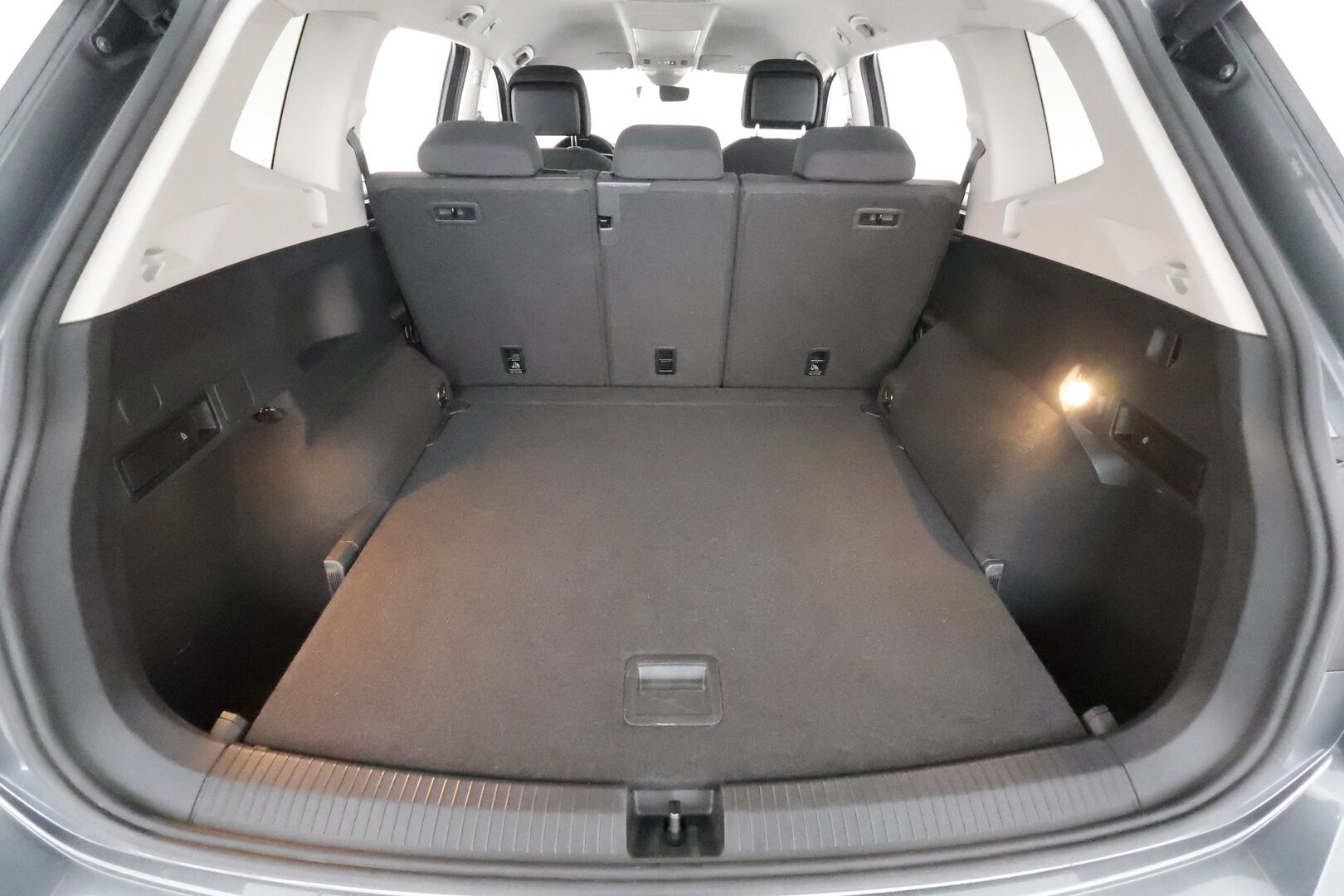 Volkswagen Tiguan Allspace 2021 Highline 1,5 TSI EVO 110 kW DSG ** Adapt.Vakkar / Digimittaristo / 360-kamera / LED  / KeylessGo / Ratinlämmitin** - 1-Om Suomi-auto / 2x alumiinivanteet & Huippukuntoiset renkaat / Hyvällä huoltohistorialla