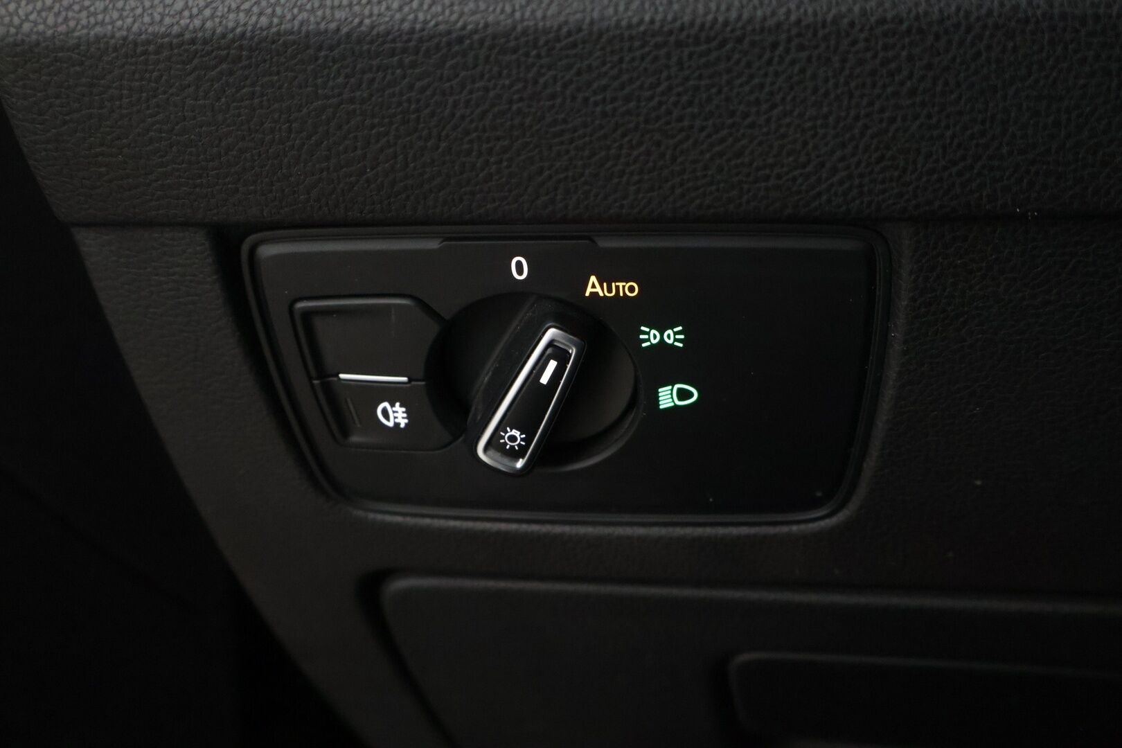 Volkswagen Passat 2016 Variant GTE Plug-in Hybrid 160 kW (218 hv) DSG-automaatti - *Panorama / Nahka-Alcantra / Adapt. vakkari / Koukku / Navi / Peruutuskamera*