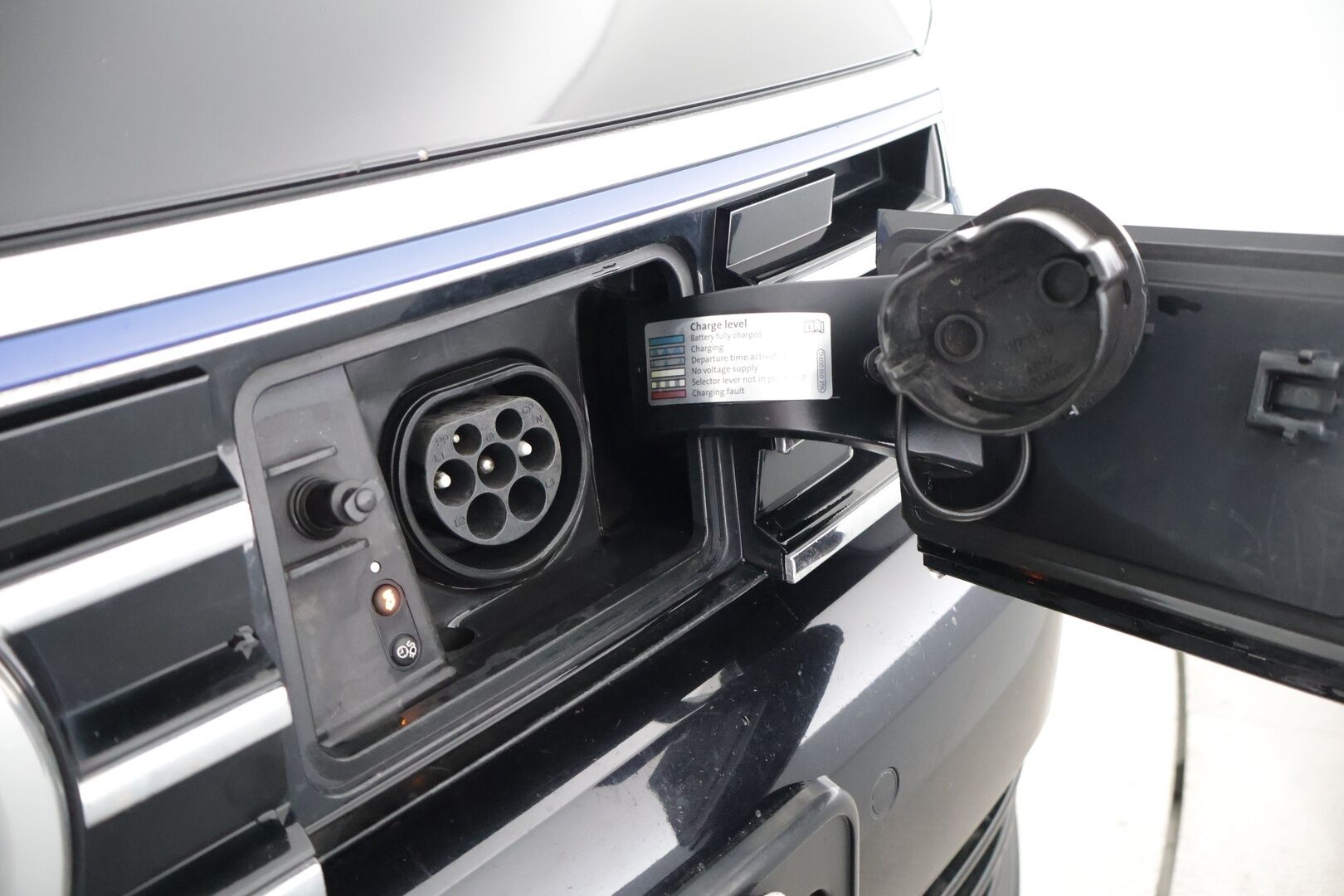 Volkswagen Passat 2016 Variant GTE Plug-in Hybrid 160 kW (218 hv) DSG-automaatti - *Panorama / Nahka-Alcantra / Adapt. vakkari / Koukku / Navi / Peruutuskamera*