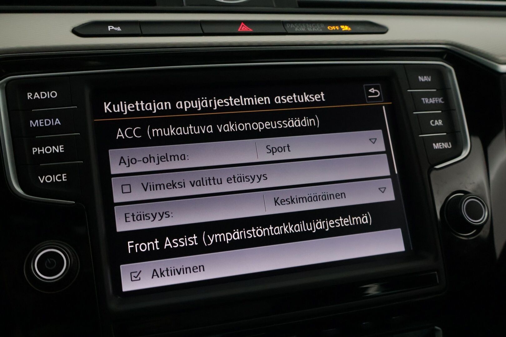 Volkswagen Passat 2016 Variant GTE Plug-in Hybrid 160 kW (218 hv) DSG-automaatti - *Panorama / Nahka-Alcantra / Adapt. vakkari / Koukku / Navi / Peruutuskamera*