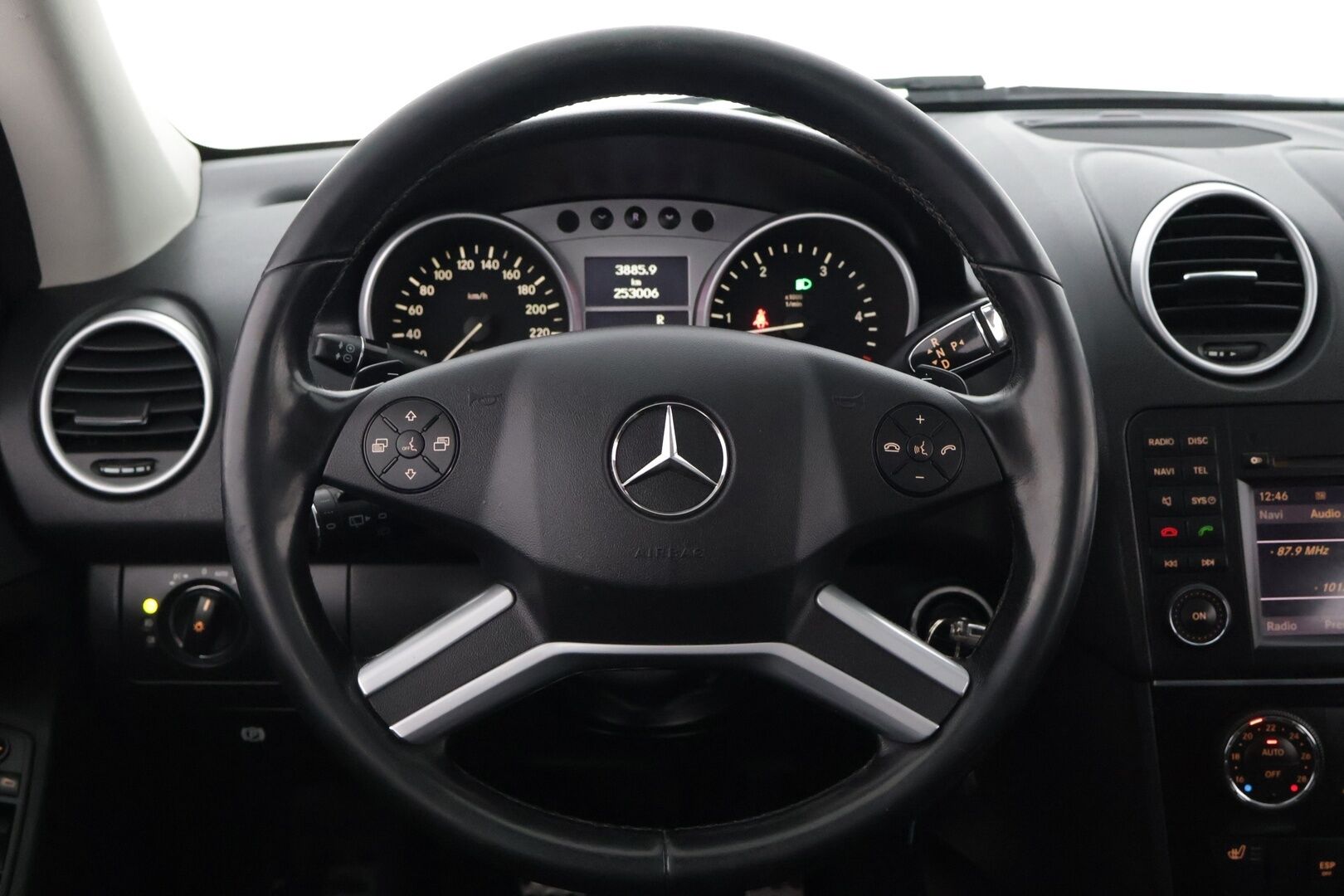 Mercedes-Benz ML 2010 ML 350 CDI 4MATIC AMG** Loistavassa kunnossa / hyvin huollettu / Ei ilmajousia / Ole nopea!** - Huippu varusteet! / Lisätiedot Jussilta P*0107395358