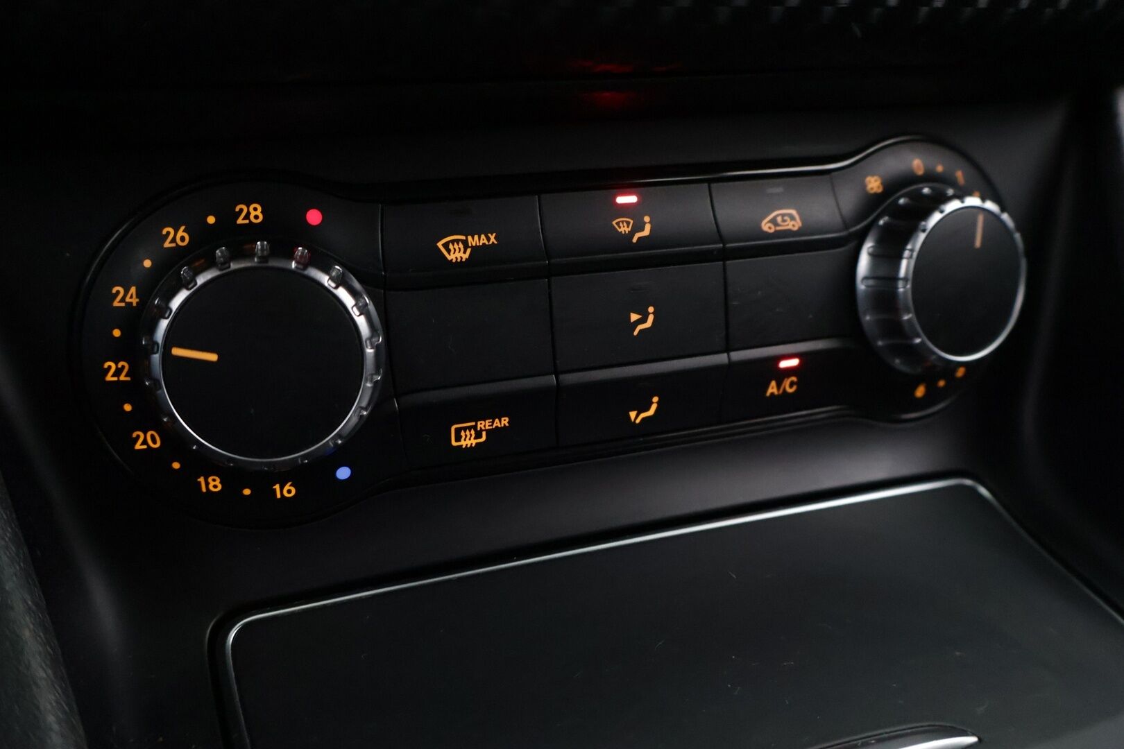 Mercedes-Benz A 2016 160 Business AMG - Bluetooth | Navi | Sporttipenkit | Tutkat | Lohko ja sisäpistoke