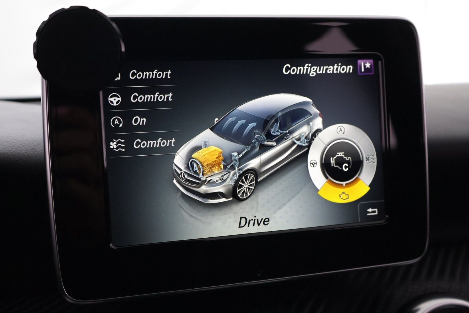 Mercedes-Benz A 2016 160 Business AMG - Bluetooth | Navi | Sporttipenkit | Tutkat | Lohko ja sisäpistoke
