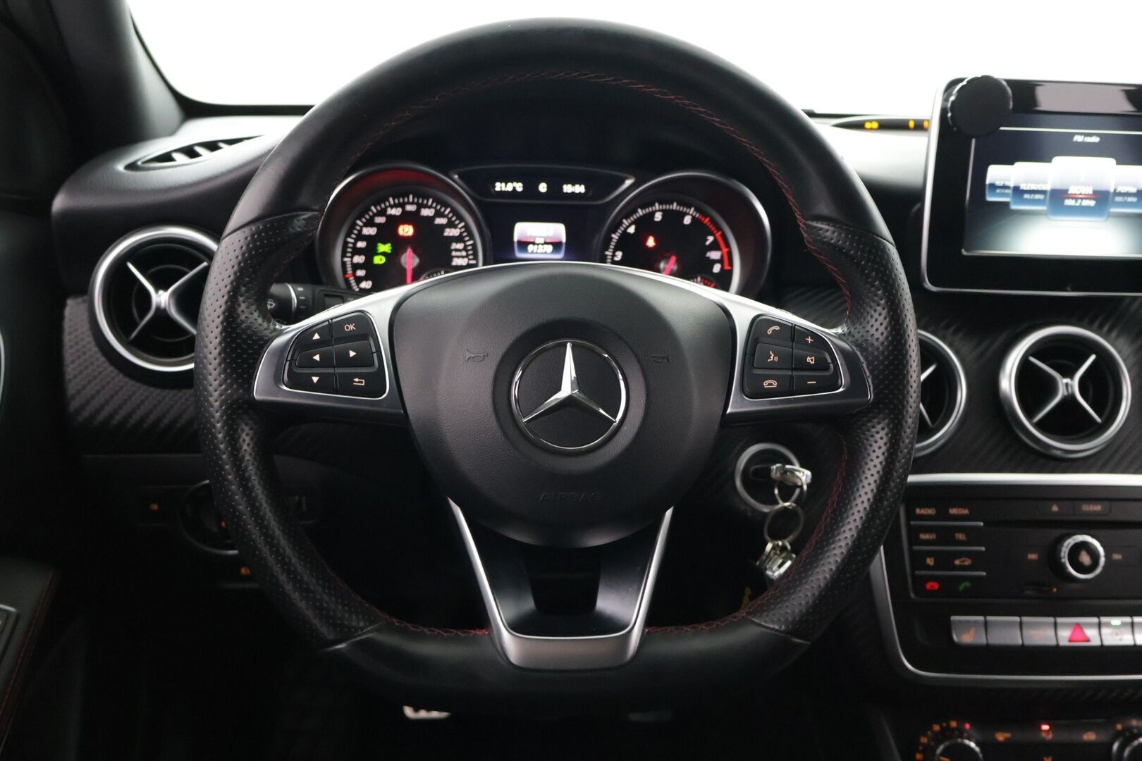 Mercedes-Benz A 2016 160 Business AMG - Bluetooth | Navi | Sporttipenkit | Tutkat | Lohko ja sisäpistoke