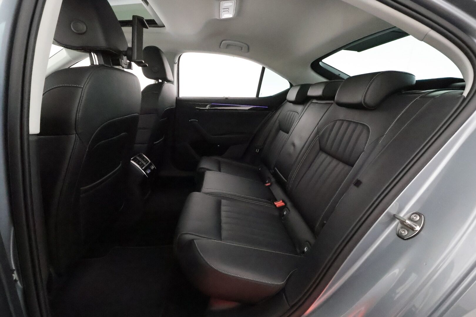 Skoda Superb 2021 1,4 TSI PHEV L&K iV DSG **Canton / Webasto / Adapt.vakkari / Ilmastoidut penkit / Matrix / 360 Kamera / Koukku** - Akku kuntotarkastettu / 1 omisteinen Suomi-auto / Merkkihuollettu