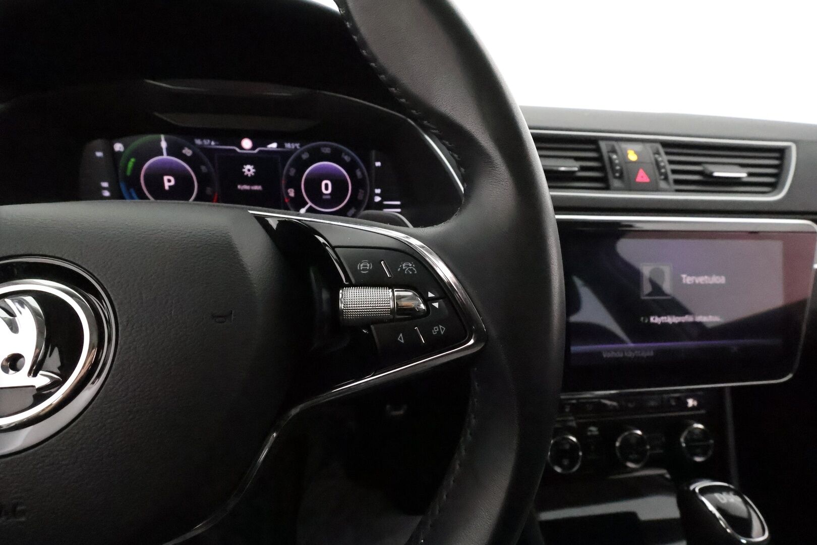 Skoda Superb 2021 1,4 TSI PHEV L&K iV DSG **Canton / Webasto / Adapt.vakkari / Ilmastoidut penkit / Matrix / 360 Kamera / Koukku** - Akku kuntotarkastettu / 1 omisteinen Suomi-auto / Merkkihuollettu