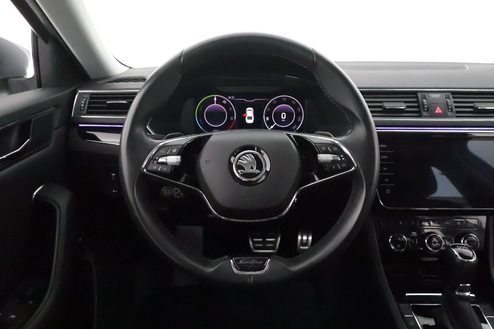 Skoda Superb 2021 1,4 TSI PHEV L&K iV DSG **Canton / Webasto / Adapt.vakkari / Ilmastoidut penkit / Matrix / 360 Kamera / Koukku** - Akku kuntotarkastettu / 1 omisteinen Suomi-auto / Merkkihuollettu