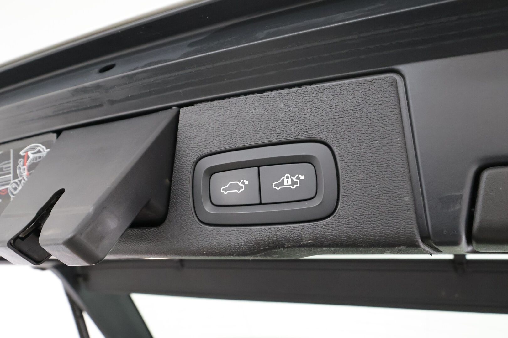 Volvo XC60 2021 T6 TwE AWD Business Inscription aut. * ACC / Panorama / Muistipenkki / Webasto / LED / BLIS / Koukku / Vaaleat nahat * - 1.Om Suomi-auto / Akku kuntotarkastettu! / Kahdet renkaat aluvanteilla / Merkkihuollettu