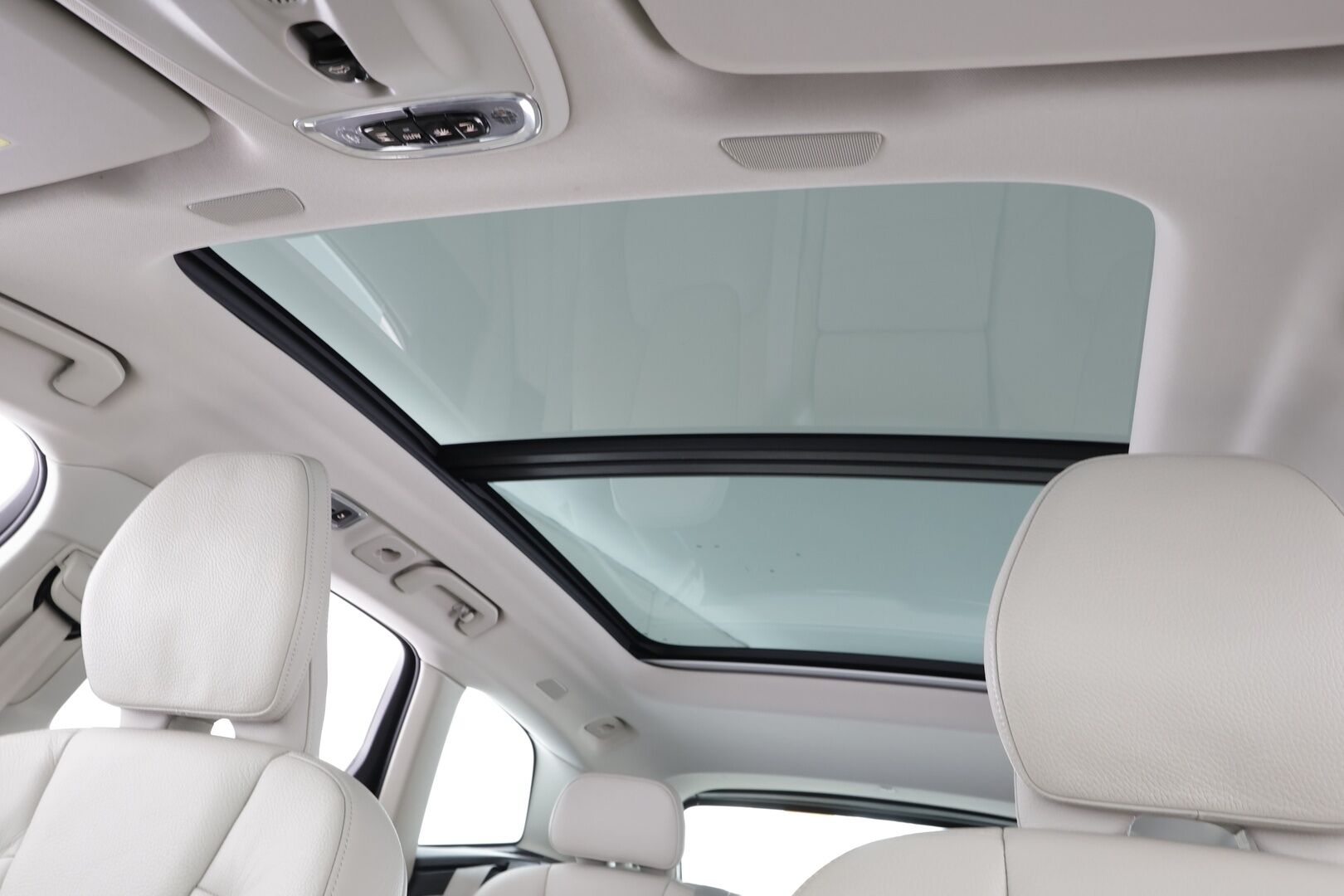 Volvo XC60 2021 T6 TwE AWD Business Inscription aut. * ACC / Panorama / Muistipenkki / Webasto / LED / BLIS / Koukku / Vaaleat nahat * - 1.Om Suomi-auto / Akku kuntotarkastettu! / Kahdet renkaat aluvanteilla / Merkkihuollettu