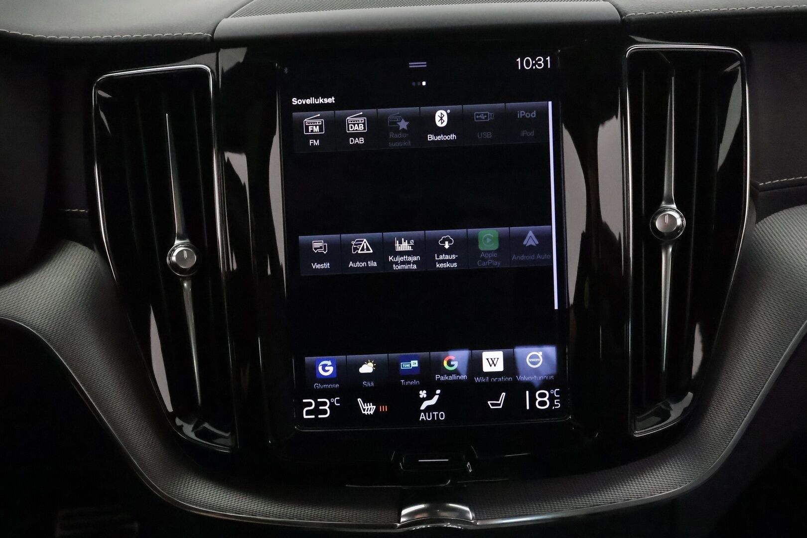 Volvo XC60 2021 T6 TwE AWD Business R-Design aut **Panorama / Webasto / Adapt.Vakkari / Full-LED / P.Kamera / Sporttipenkki Muistilla** - 3,99 % KORKOTARJOUS TÄHÄN AUTOON - 1-om Suomi-auto / 2x Latauskaapelit / Kahdet Renkaat / Merkkihuollettu!