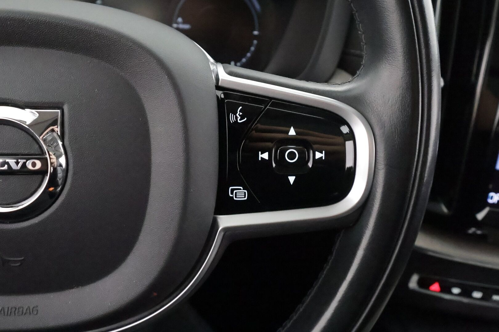 Volvo XC60 2021 T8 TwE AWD Business Inscription aut. - | ACC | Webasto | Koukku | High Performance audio | LED | Panorama | Muistipenkki | Sporttipenkit | P.Kamera | Keyless | Apple&Android | 1.Om Suomi-auto | Kahdet Renkaat |