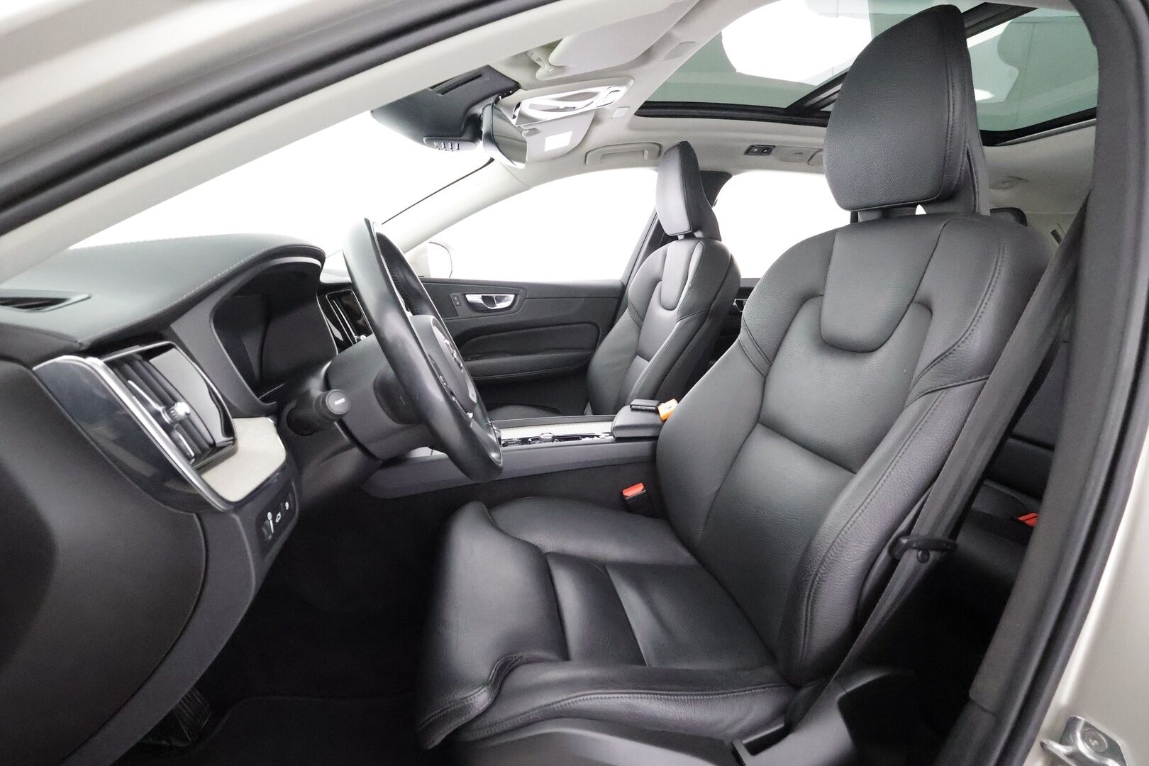 Volvo XC60 2021 T8 TwE AWD Business Inscription aut. - | ACC | Webasto | Koukku | High Performance audio | LED | Panorama | Muistipenkki | Sporttipenkit | P.Kamera | Keyless | Apple&Android | 1.Om Suomi-auto | Kahdet Renkaat |