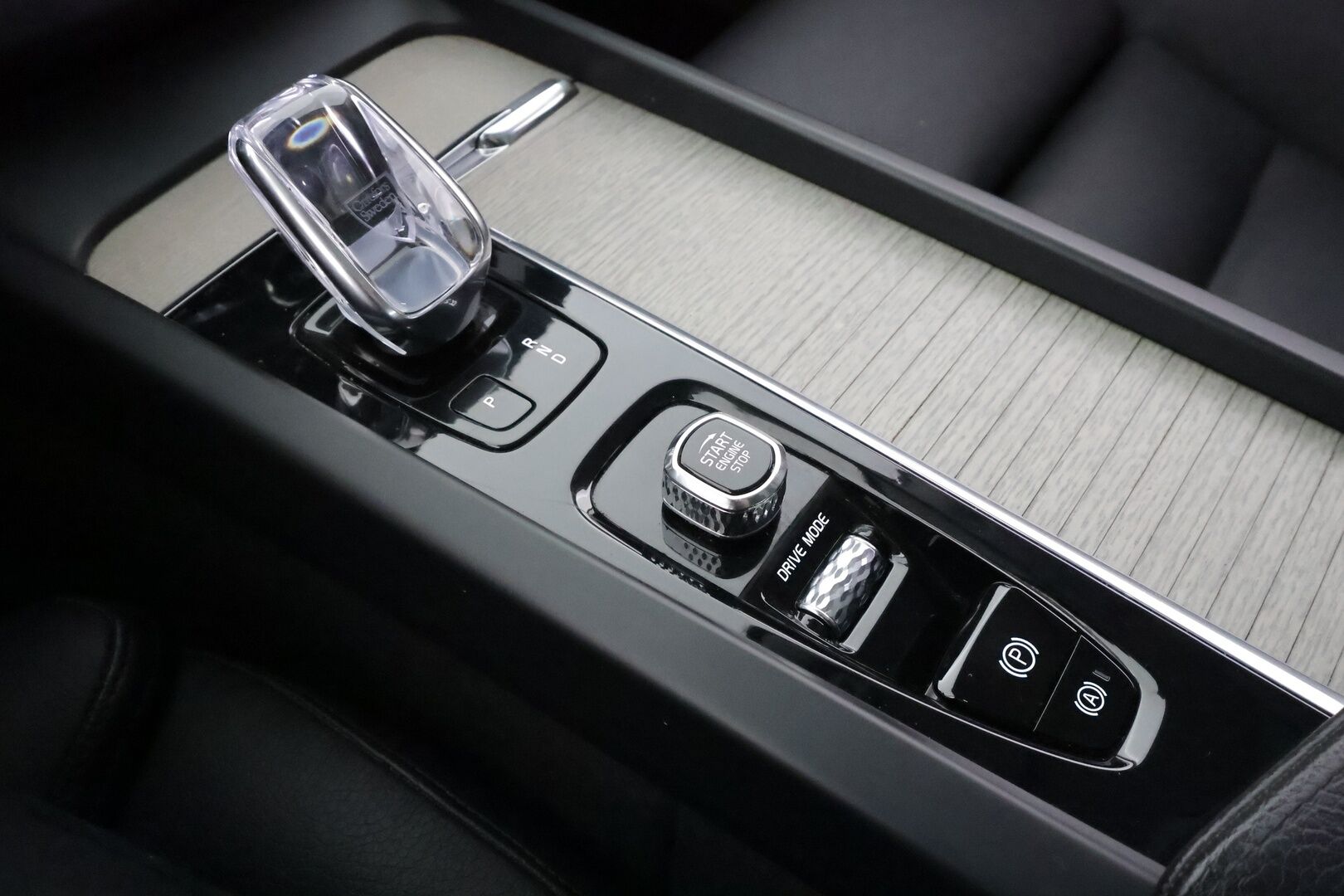 Volvo XC60 2021 T8 TwE AWD Business Inscription aut. - | ACC | Webasto | Koukku | High Performance audio | LED | Panorama | Muistipenkki | Sporttipenkit | P.Kamera | Keyless | Apple&Android | 1.Om Suomi-auto | Kahdet Renkaat |